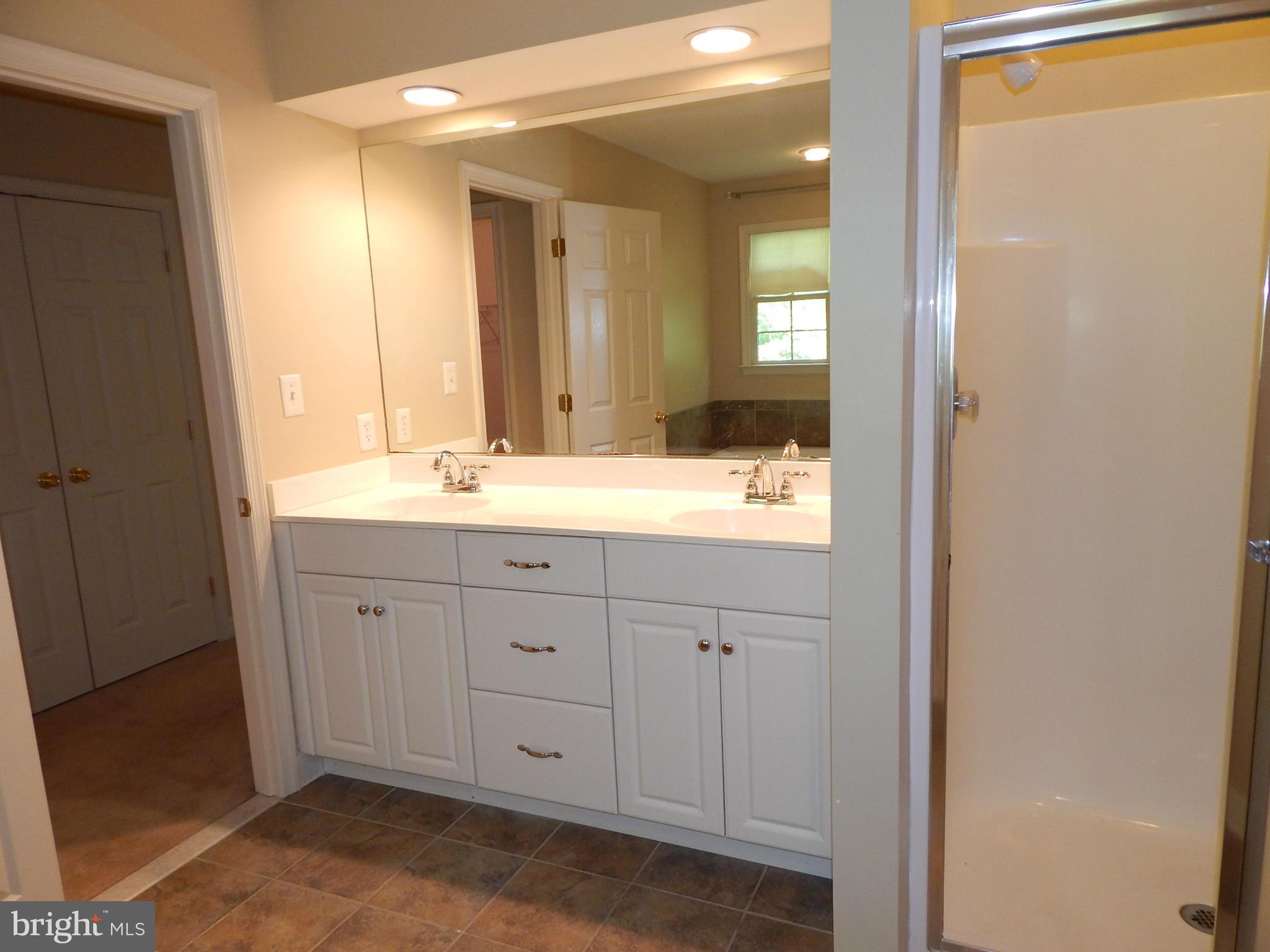 CEDAR WINDS FARM - Residential