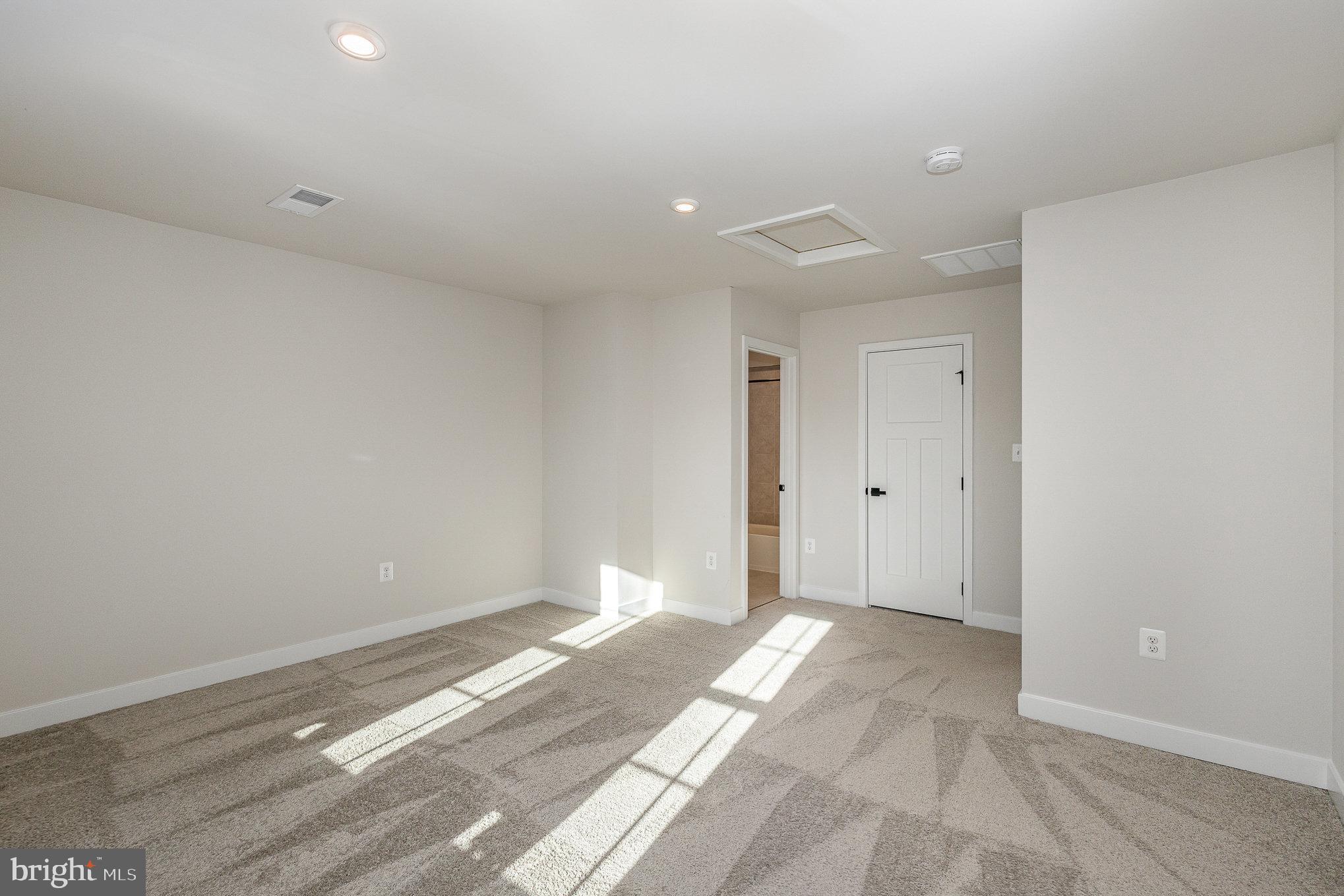 FREDERICKSBURG CITY - Residential Lease