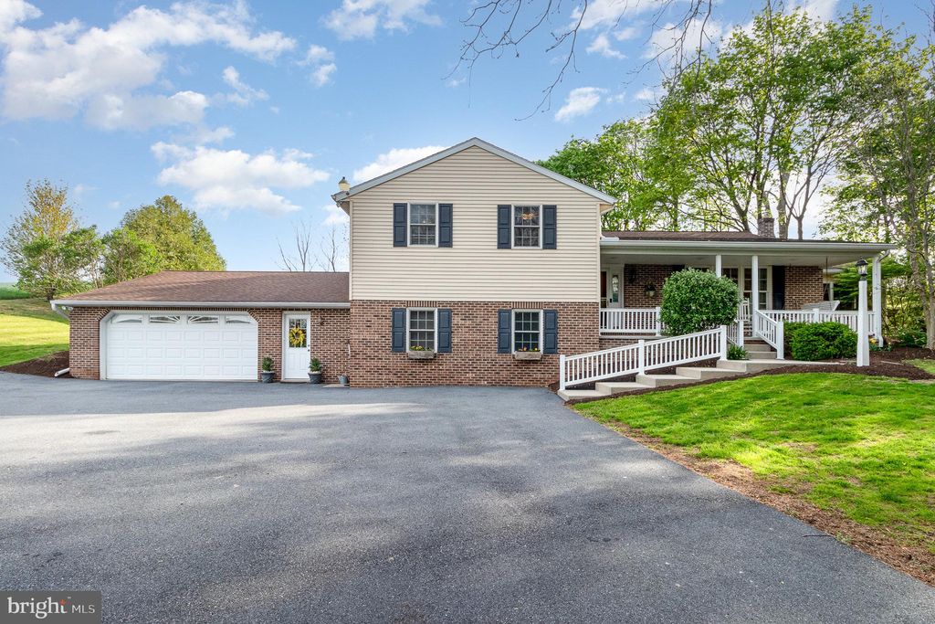 Photo of 49 W Lexington Road, LITITZ, PA 17543 (MLS # PALA2076198)