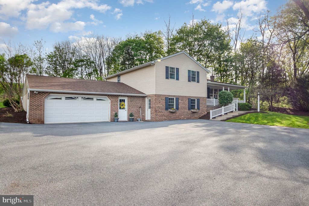 Photo of 49 W Lexington Road, LITITZ, PA 17543 (MLS # PALA2076198)