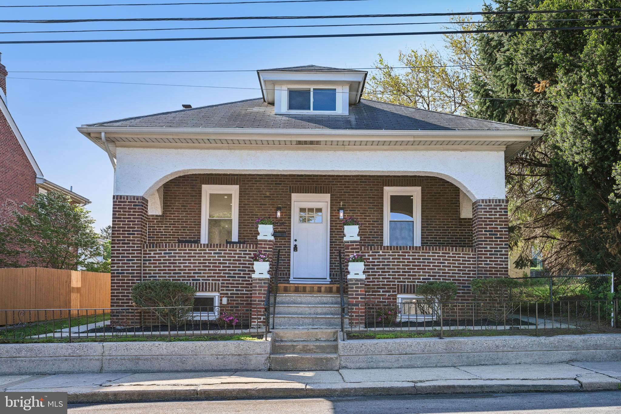 825 COATES STREET