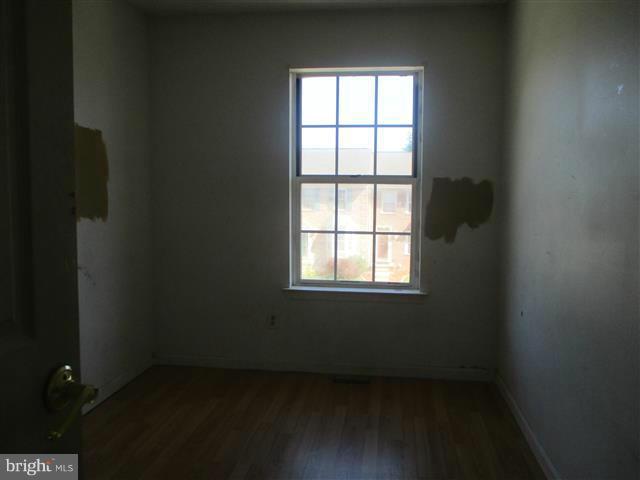 STONELEIGH SQUARE - Residential