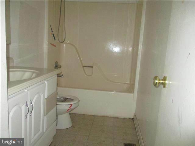 STONELEIGH SQUARE - Residential