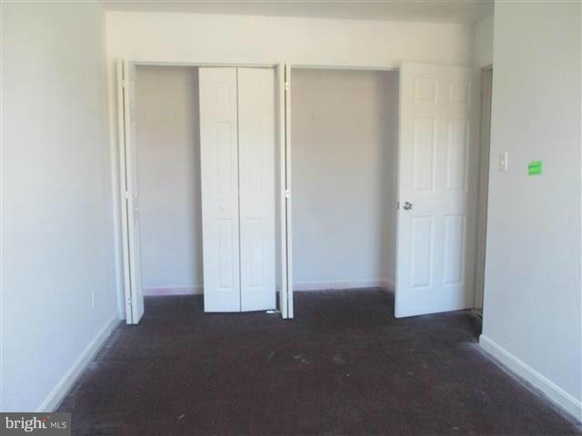 STONELEIGH SQUARE - Residential