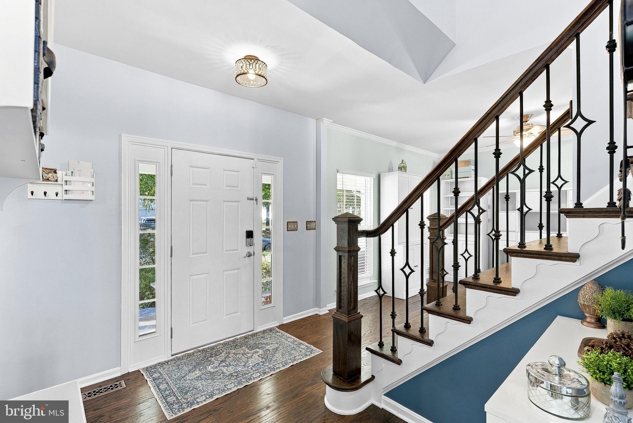 945 DEVONSHIRE CIRCLE