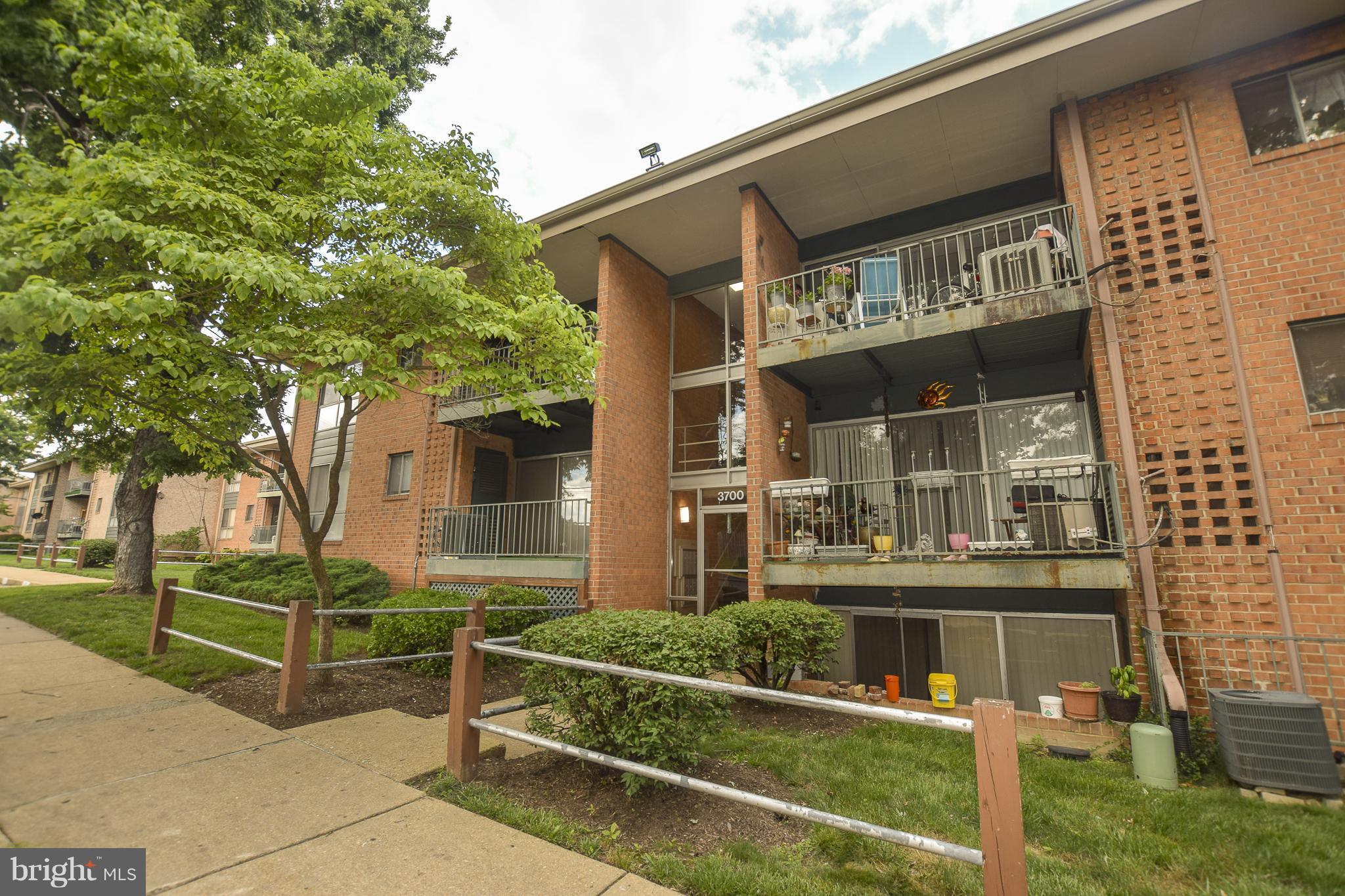 WESTBRIAR - Residential Lease