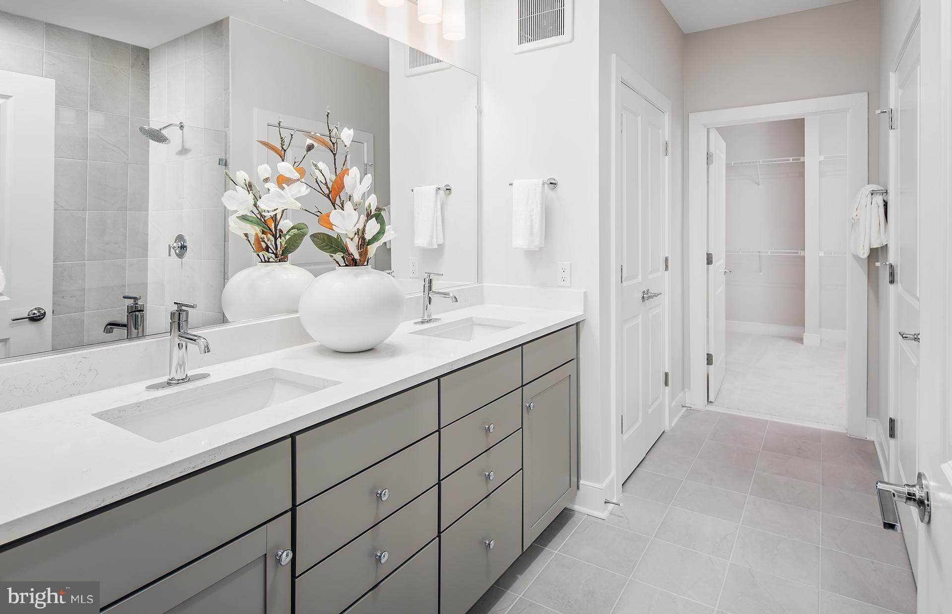 THE FLATS AT TYSONS - Residential