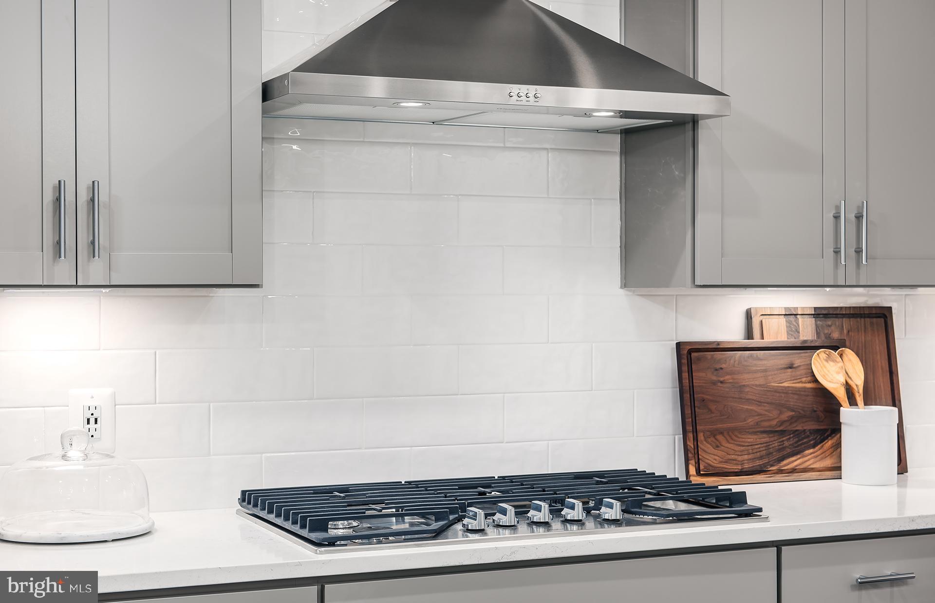 THE FLATS AT TYSONS - Residential