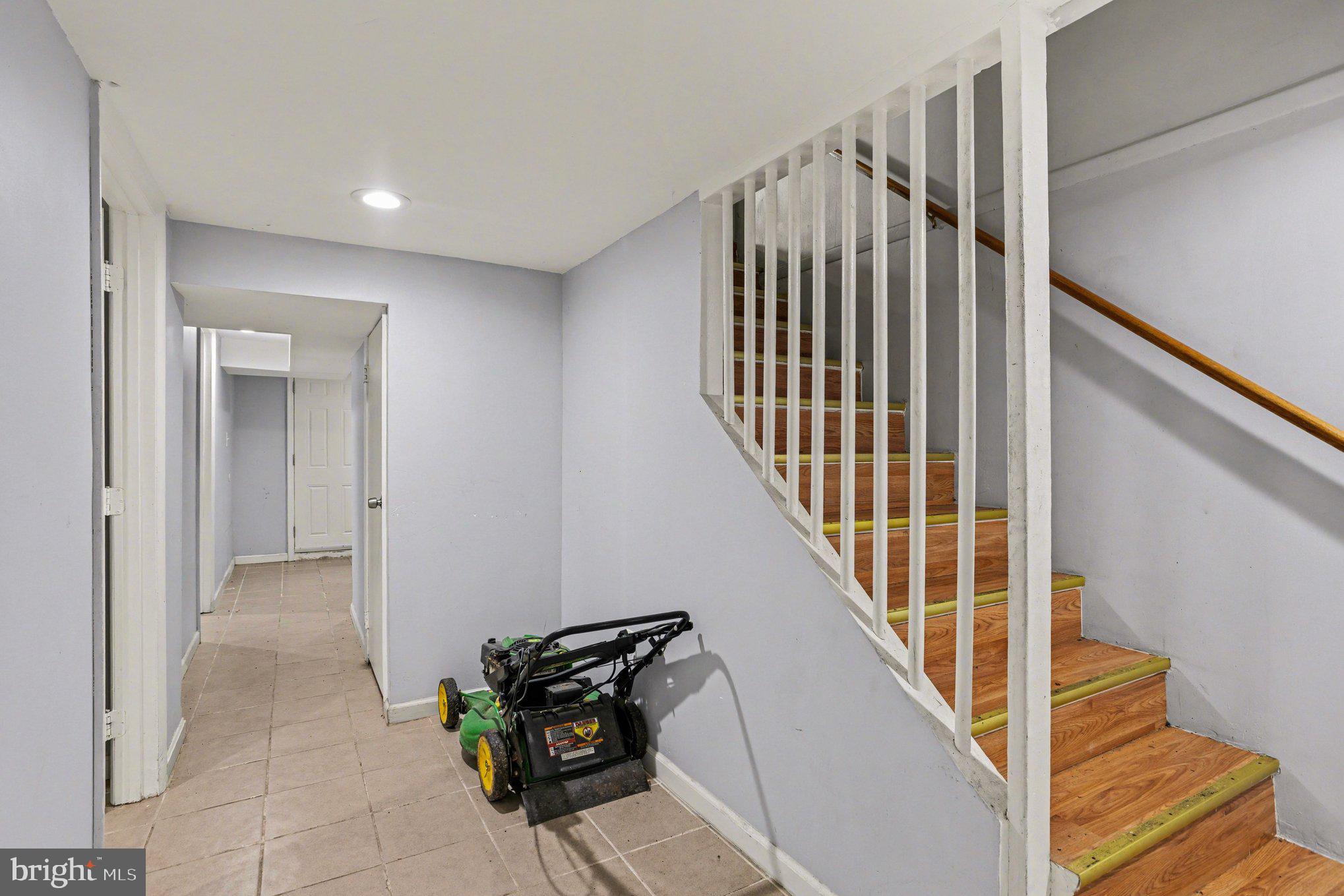 CHINQUAPIN PARK - Residential