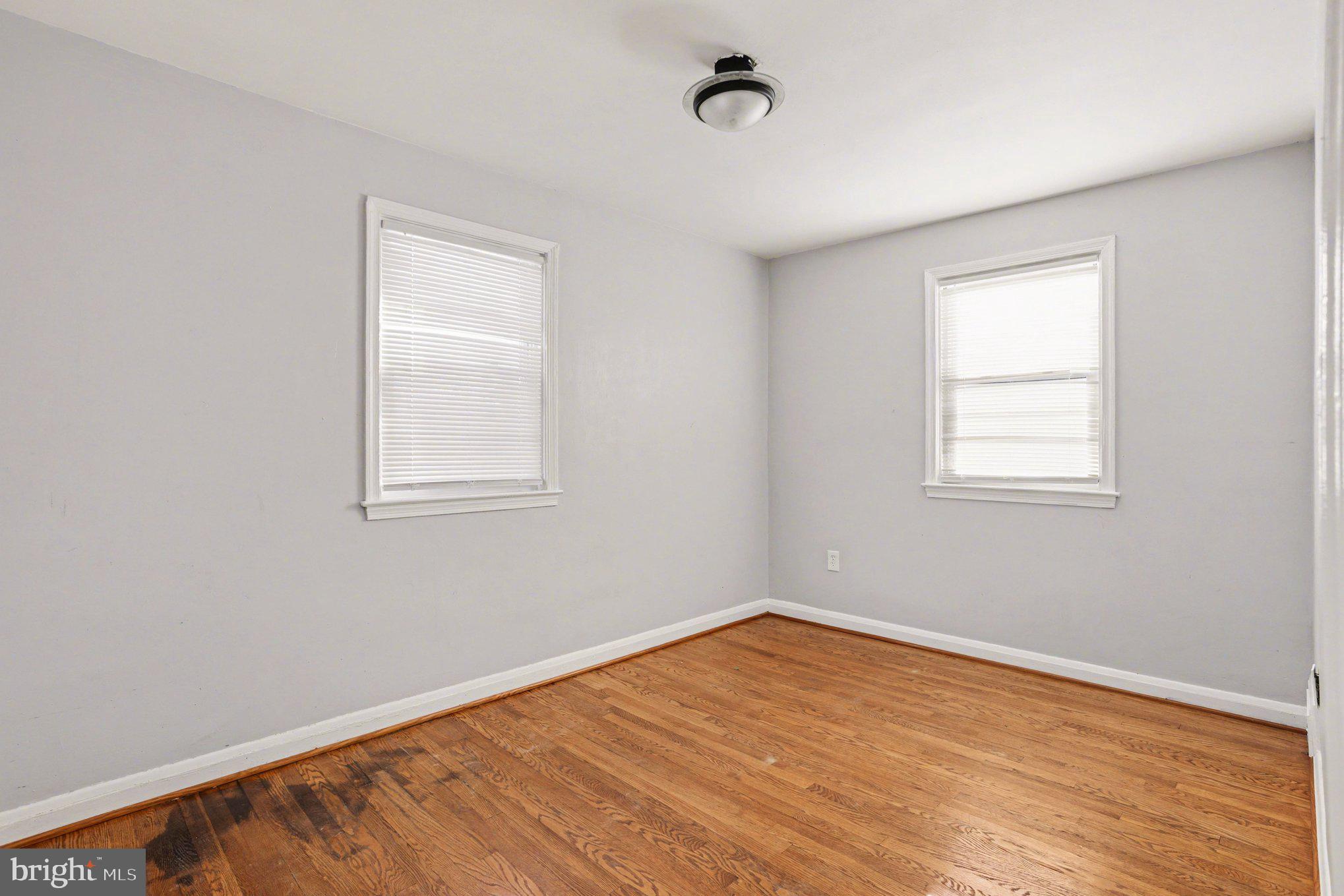 CHINQUAPIN PARK - Residential