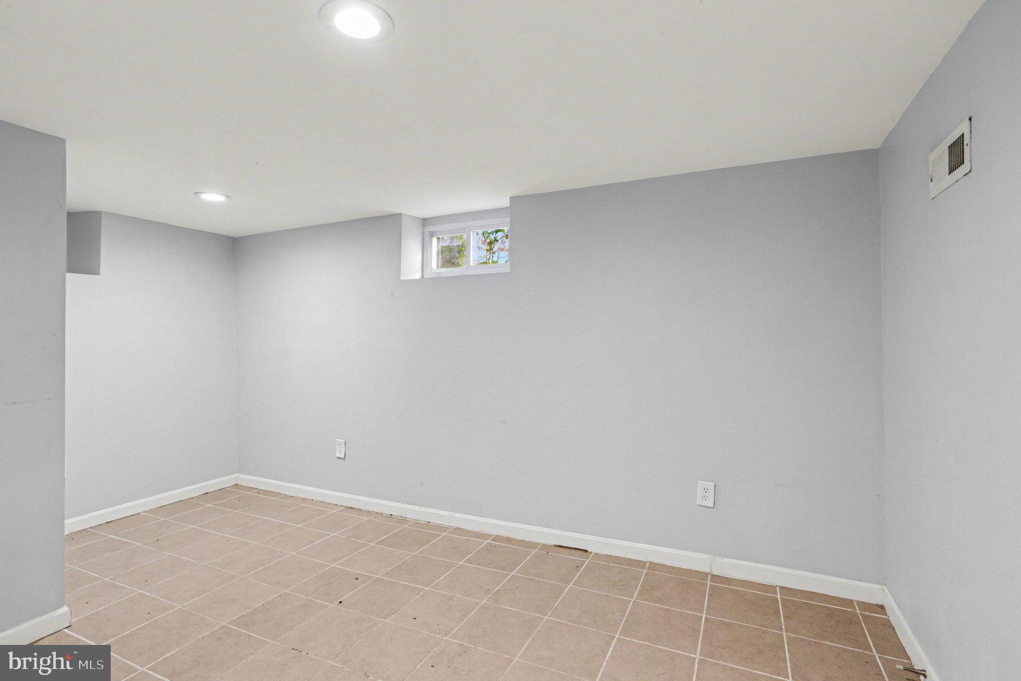 CHINQUAPIN PARK - Residential