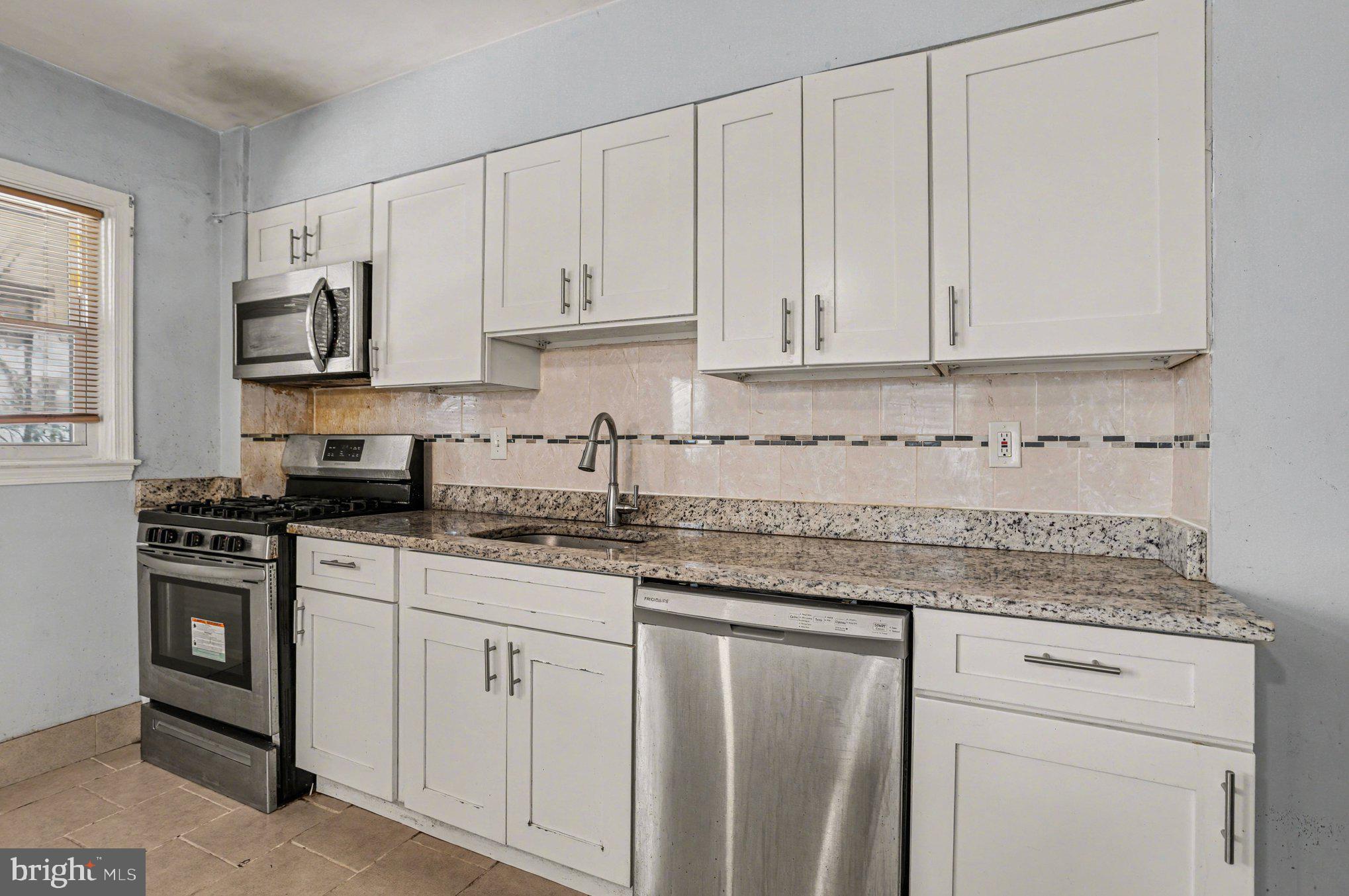 CHINQUAPIN PARK - Residential