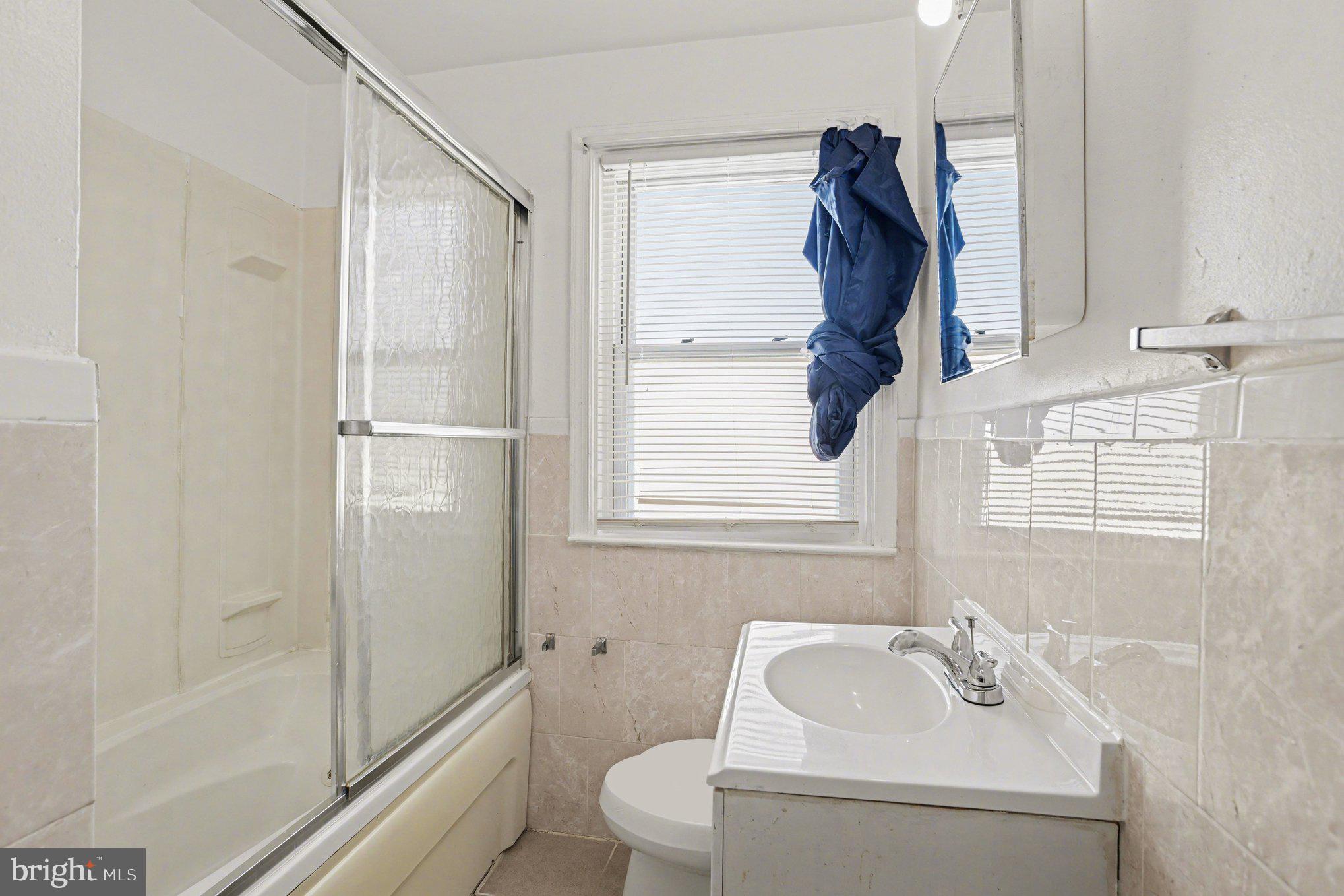 CHINQUAPIN PARK - Residential