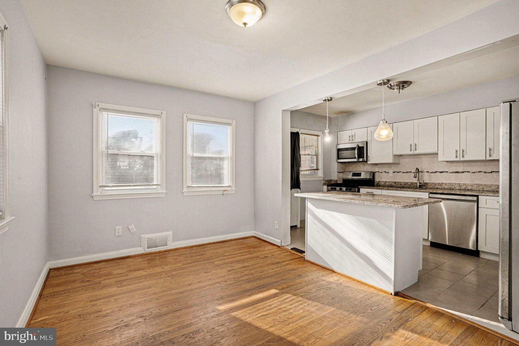 CHINQUAPIN PARK - Residential