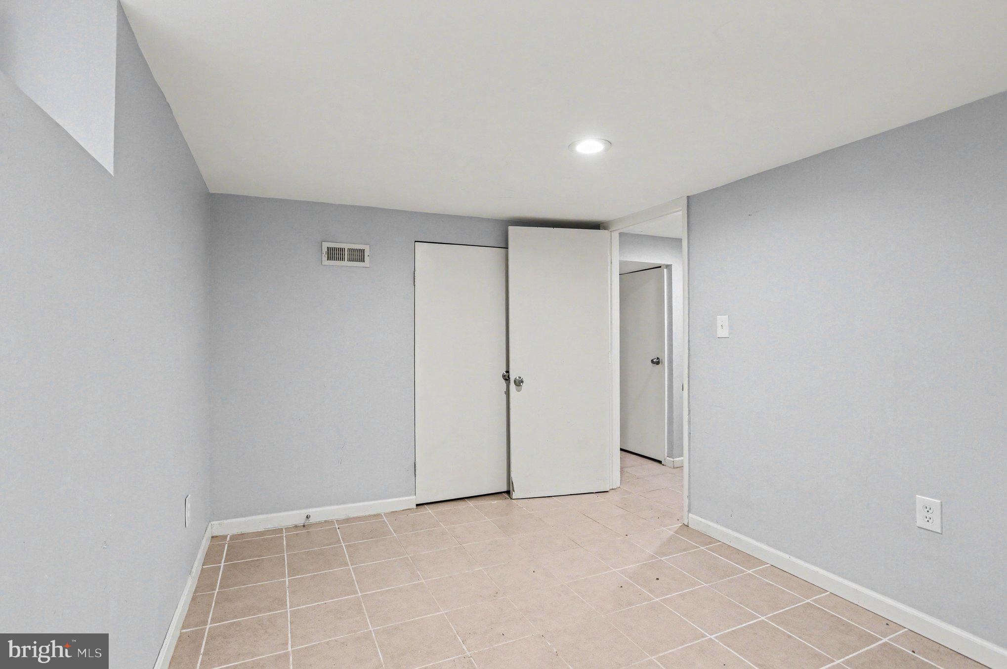 CHINQUAPIN PARK - Residential