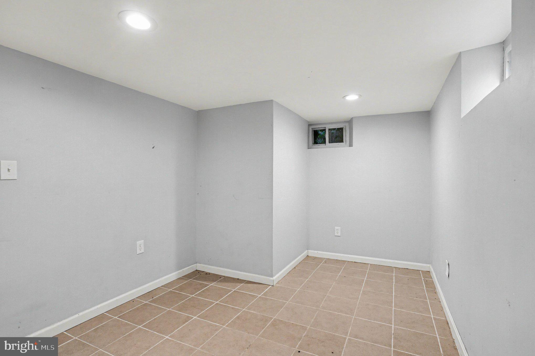 CHINQUAPIN PARK - Residential