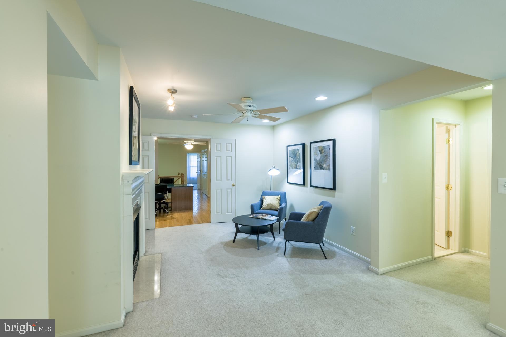 BELMONT TOWN CENTER - Residential