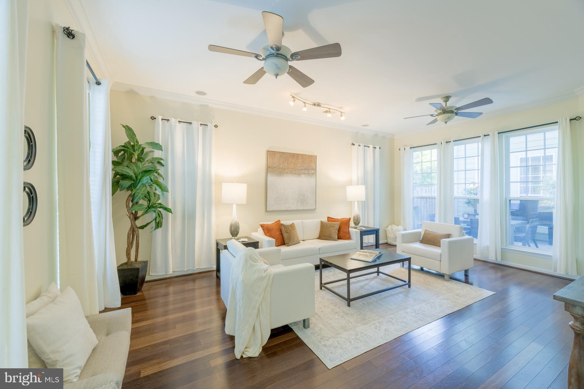 BELMONT TOWN CENTER - Residential