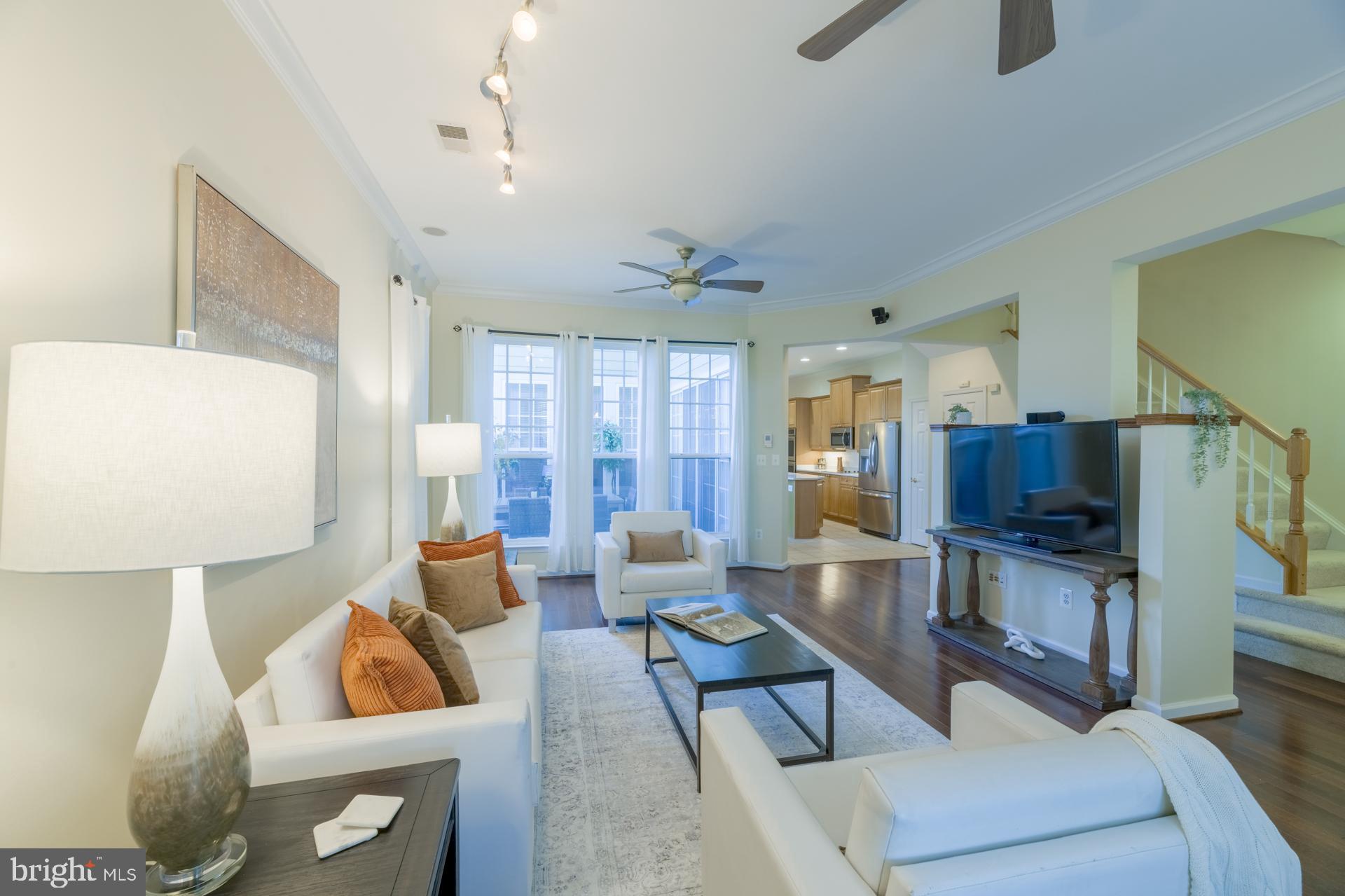 BELMONT TOWN CENTER - Residential