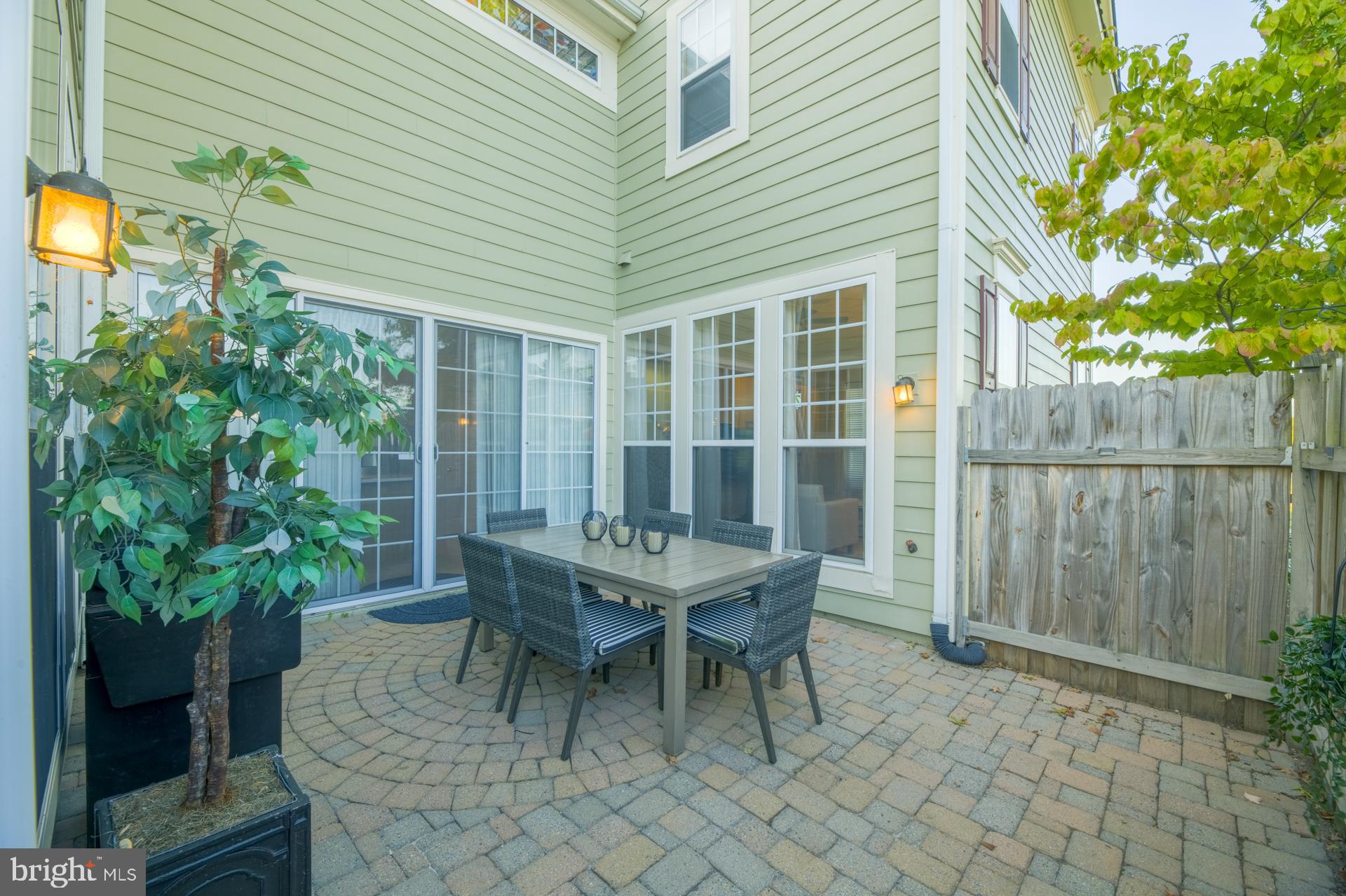 BELMONT TOWN CENTER - Residential