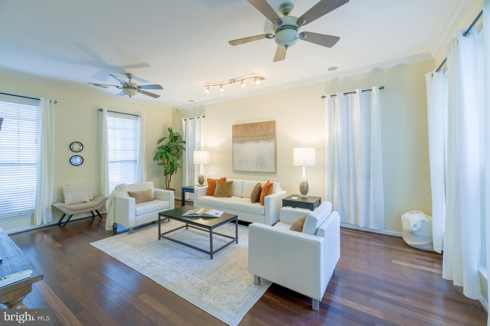 BELMONT TOWN CENTER - Residential