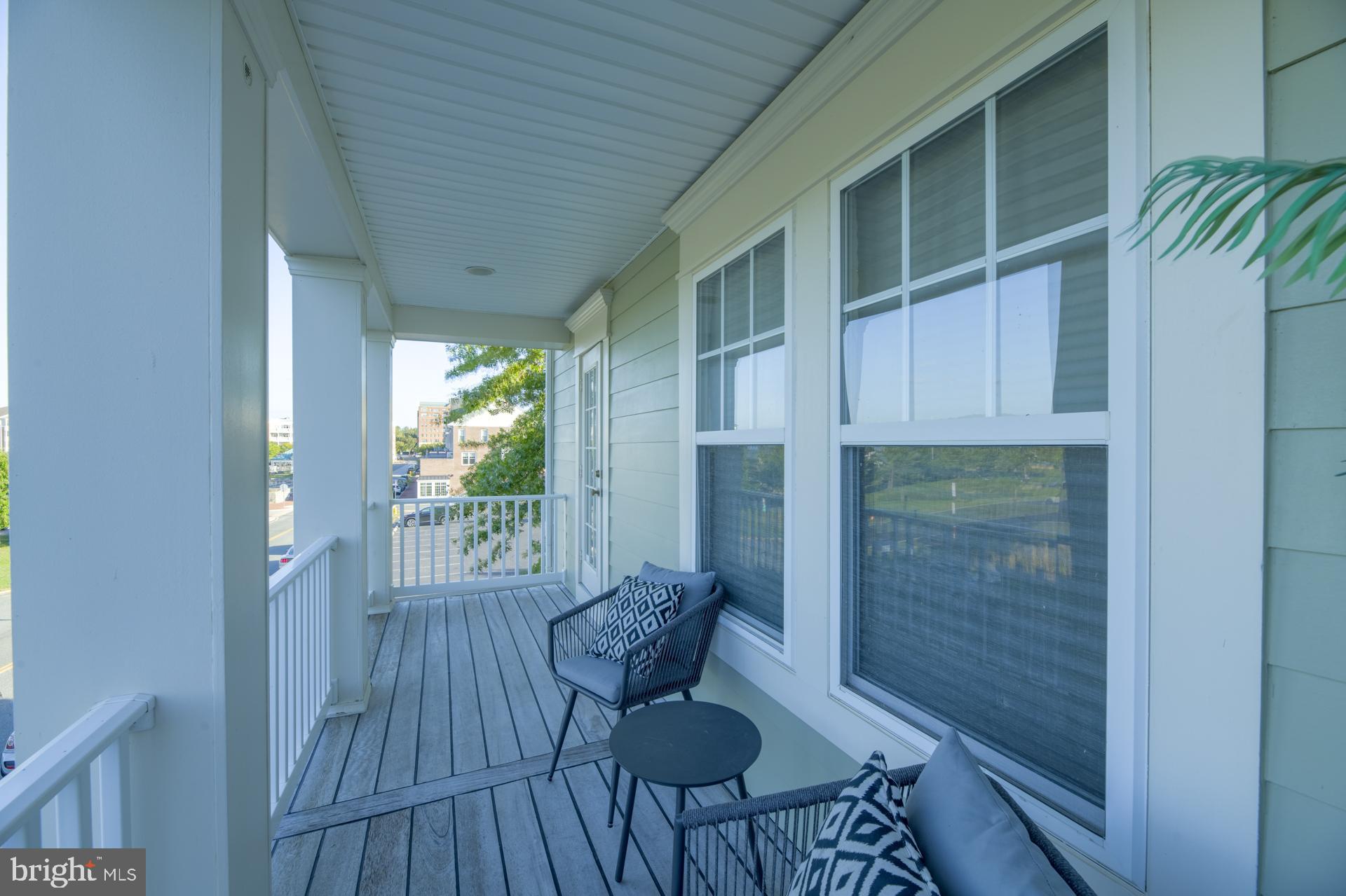 BELMONT TOWN CENTER - Residential