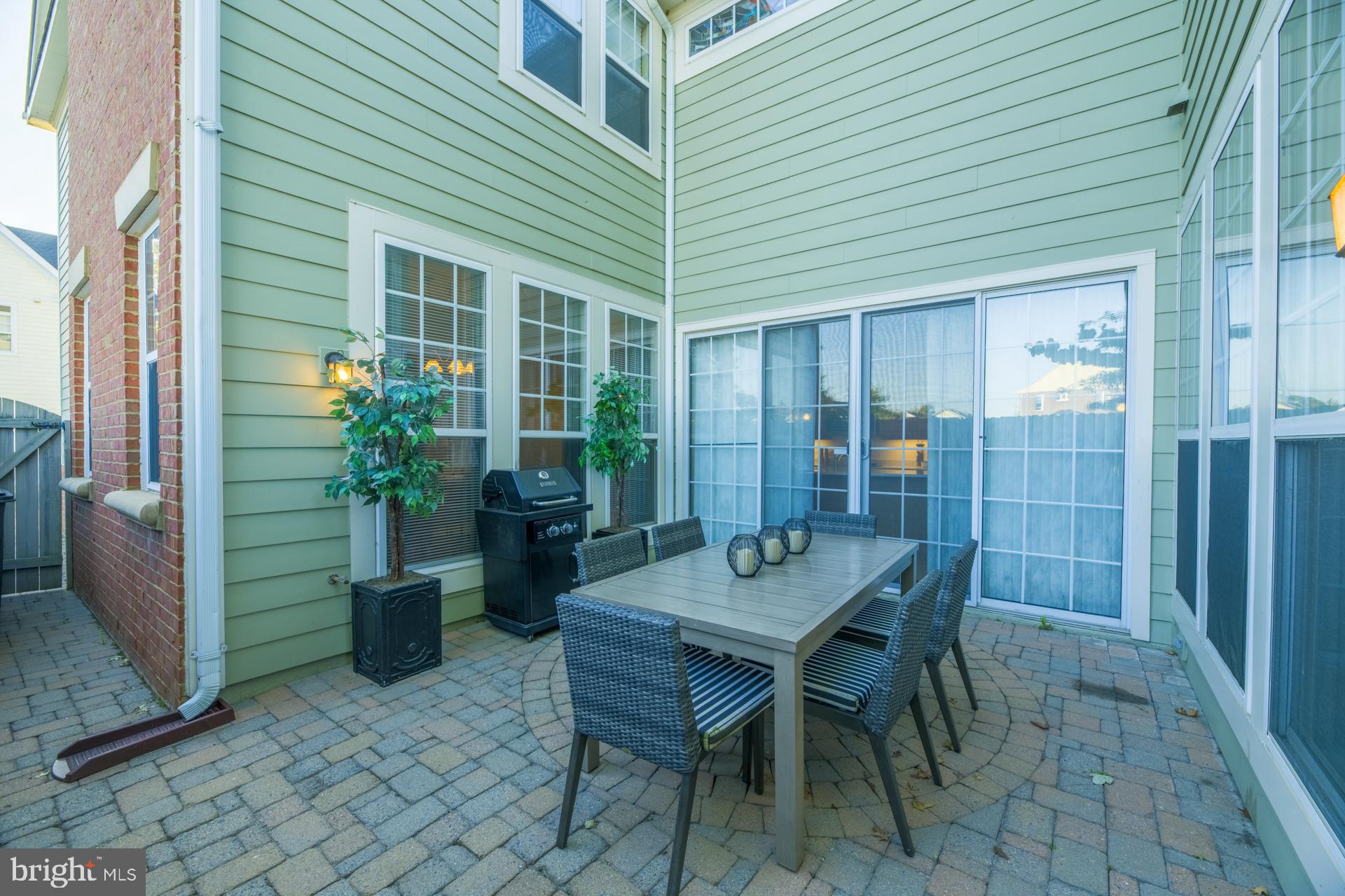 BELMONT TOWN CENTER - Residential