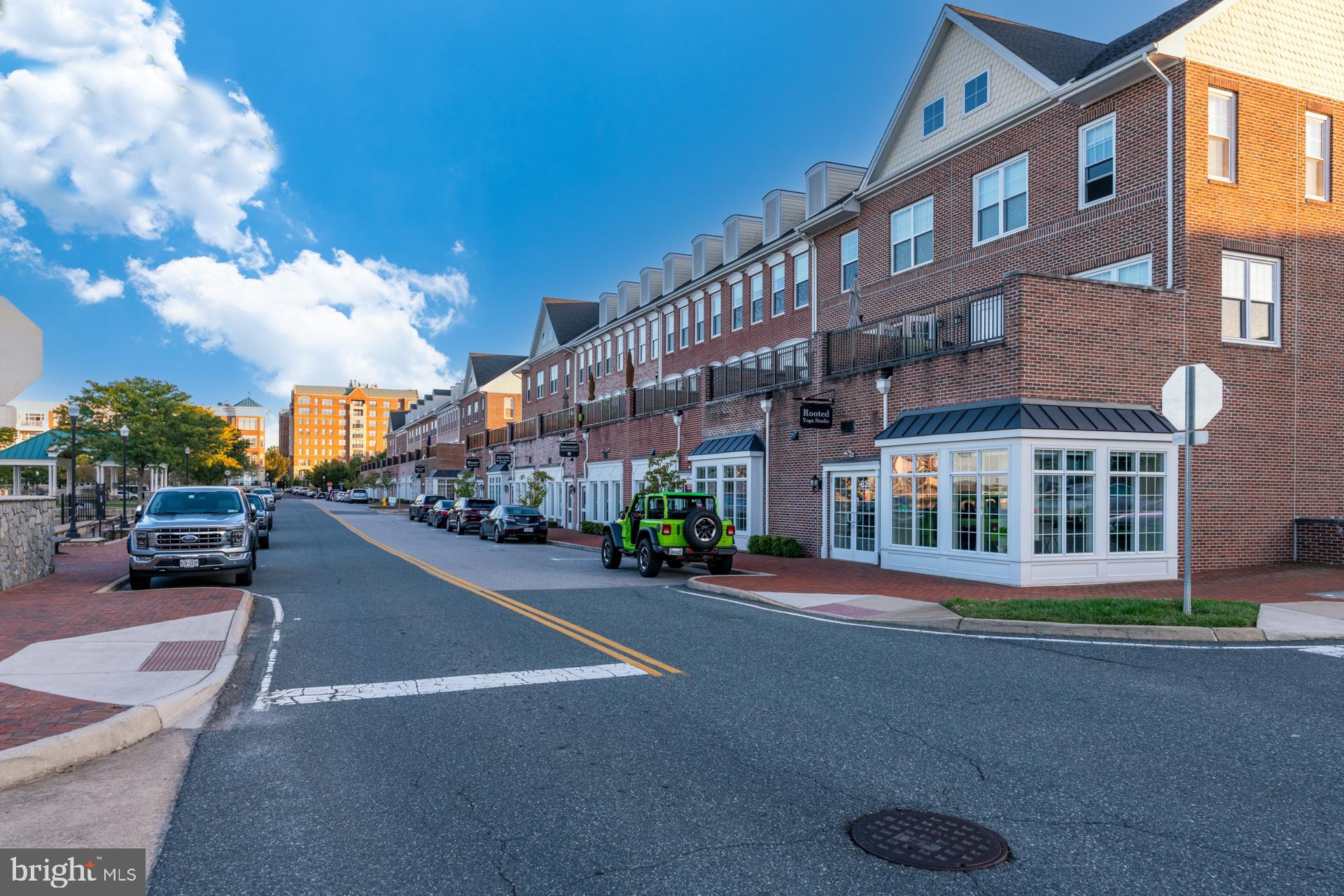 BELMONT TOWN CENTER - Residential