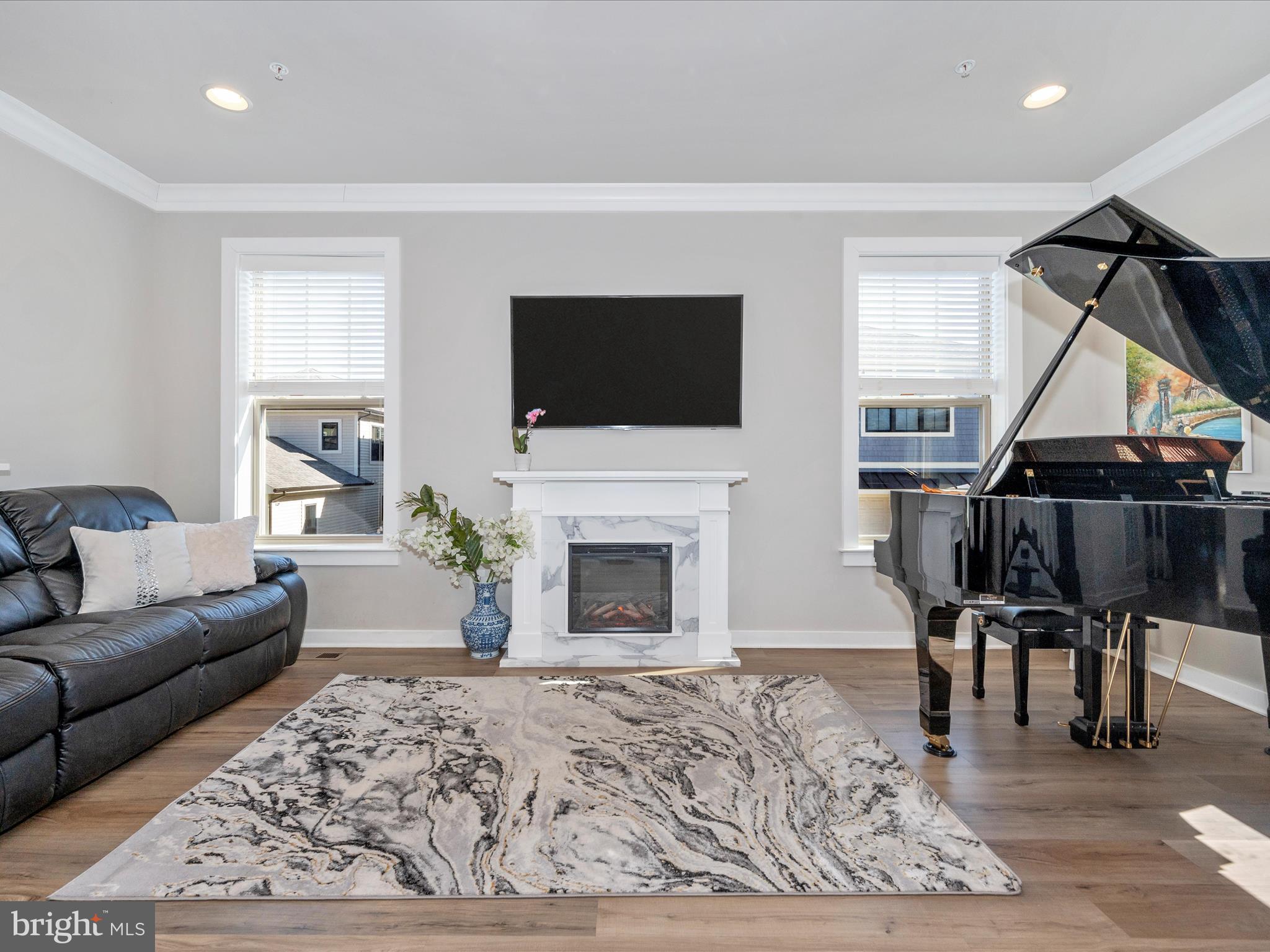 STONE BARN VILLAGE - Residential Lease