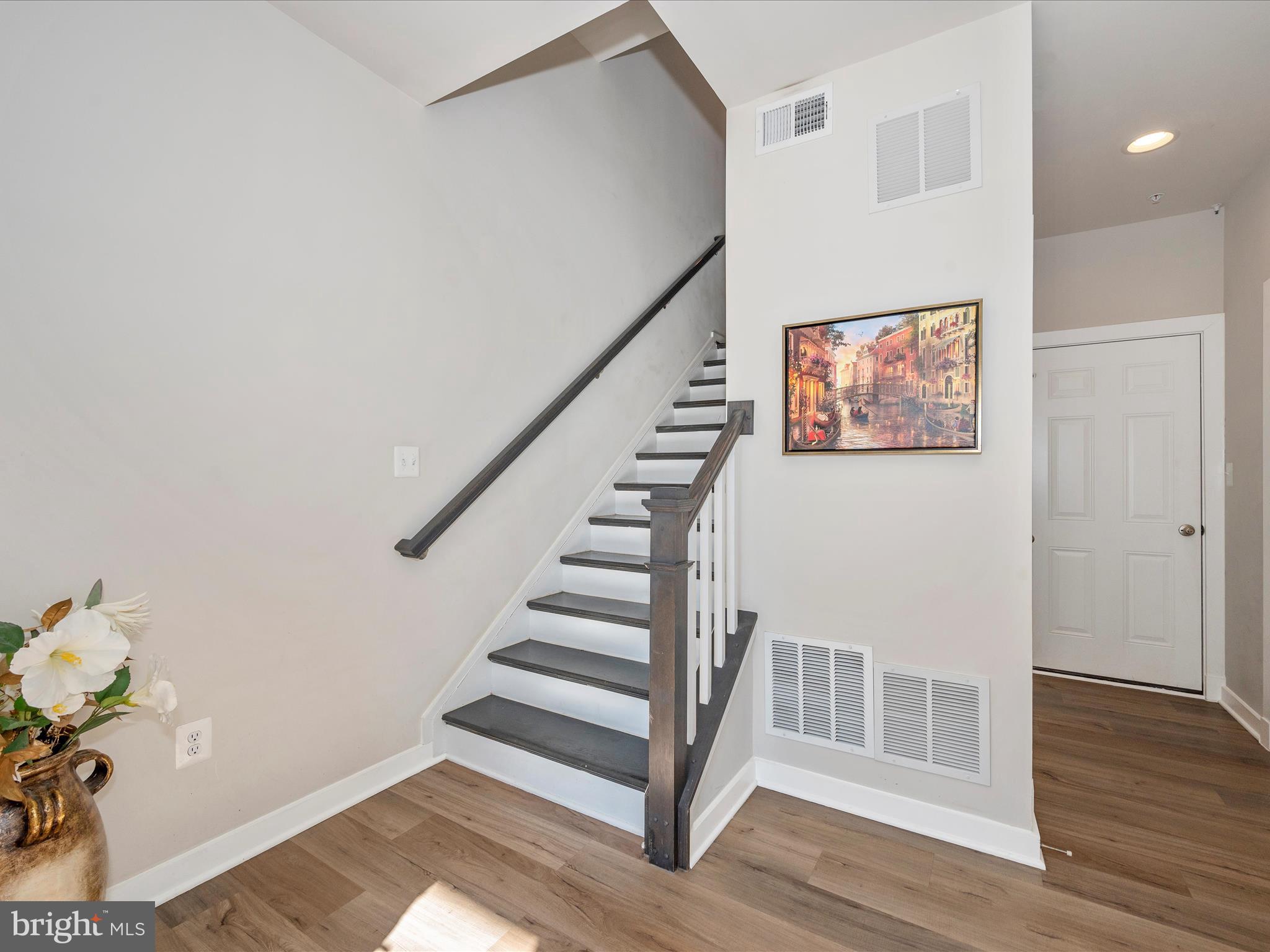 STONE BARN VILLAGE - Residential Lease