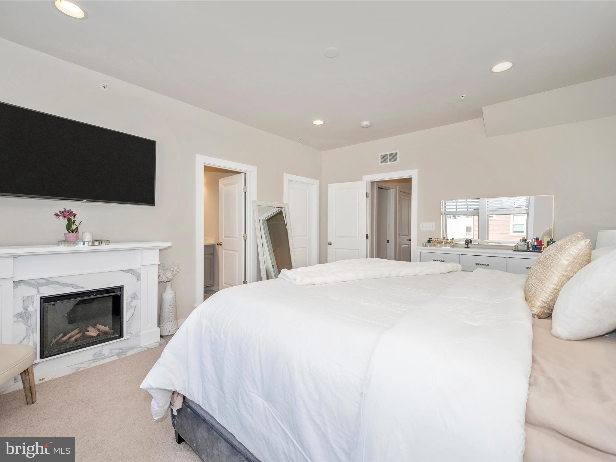 STONE BARN VILLAGE - Residential Lease