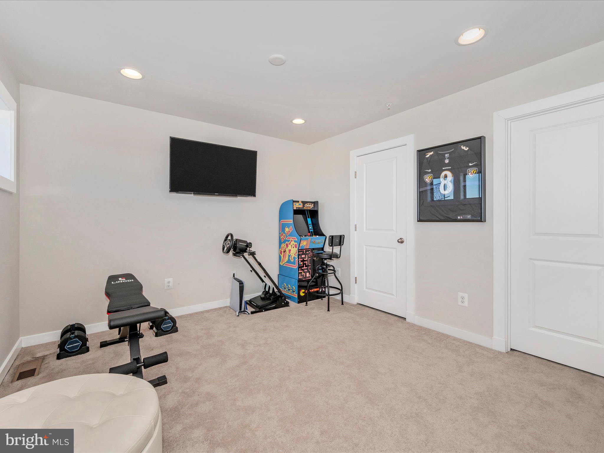 STONE BARN VILLAGE - Residential Lease