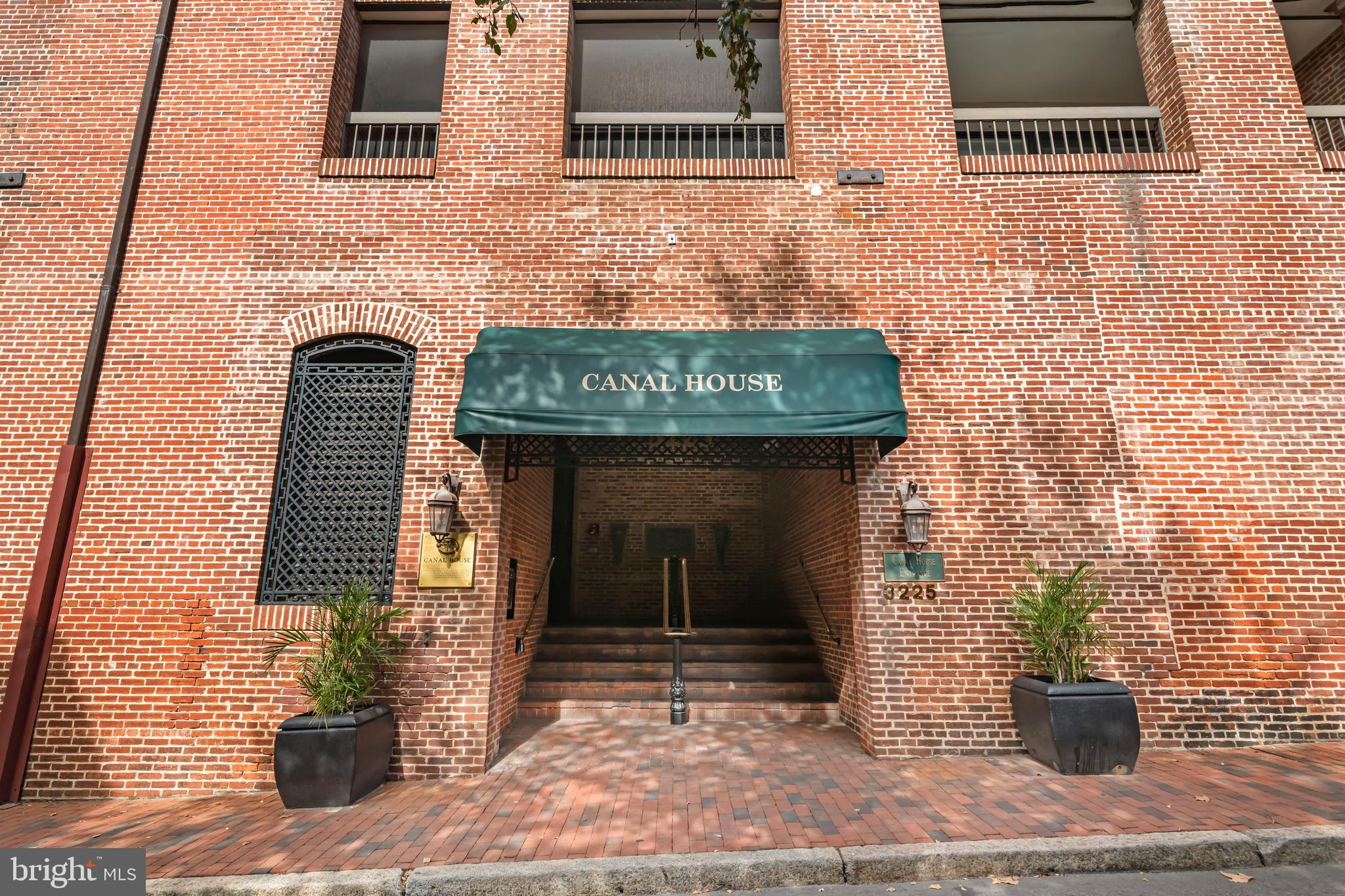 3225 GRACE STREET NW 219