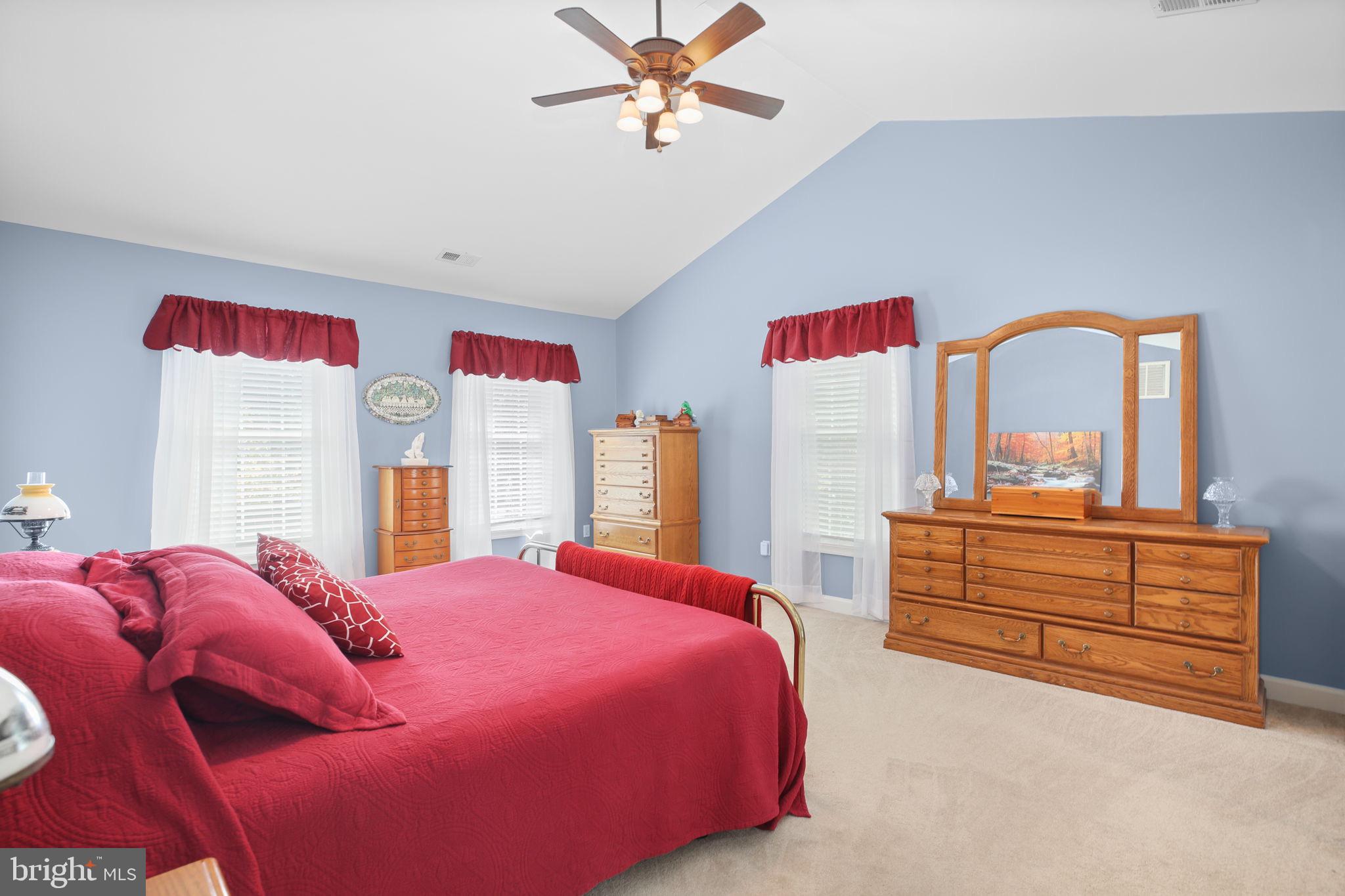 HUNTINGTON HILLS - Residential