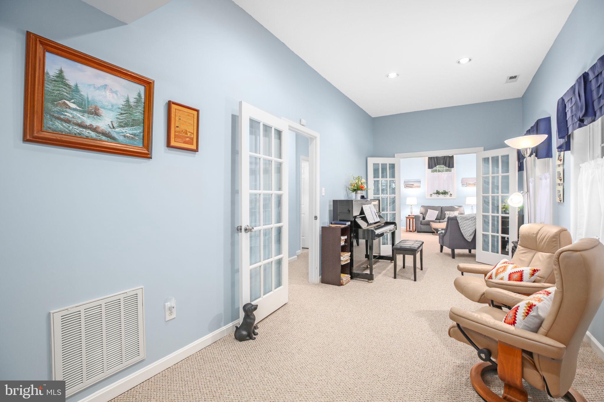 HUNTINGTON HILLS - Residential