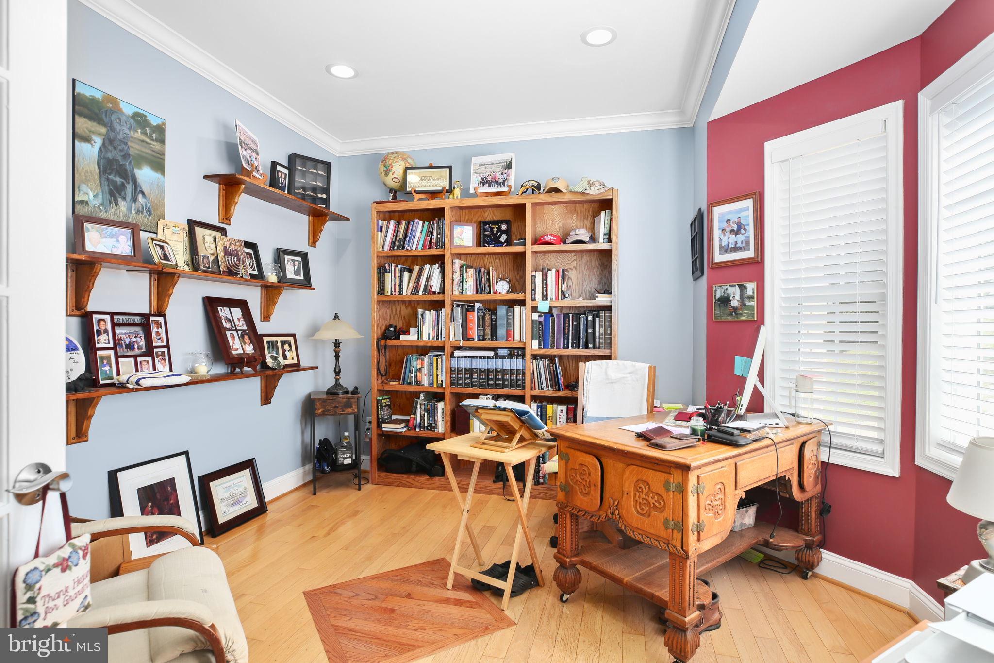 HUNTINGTON HILLS - Residential