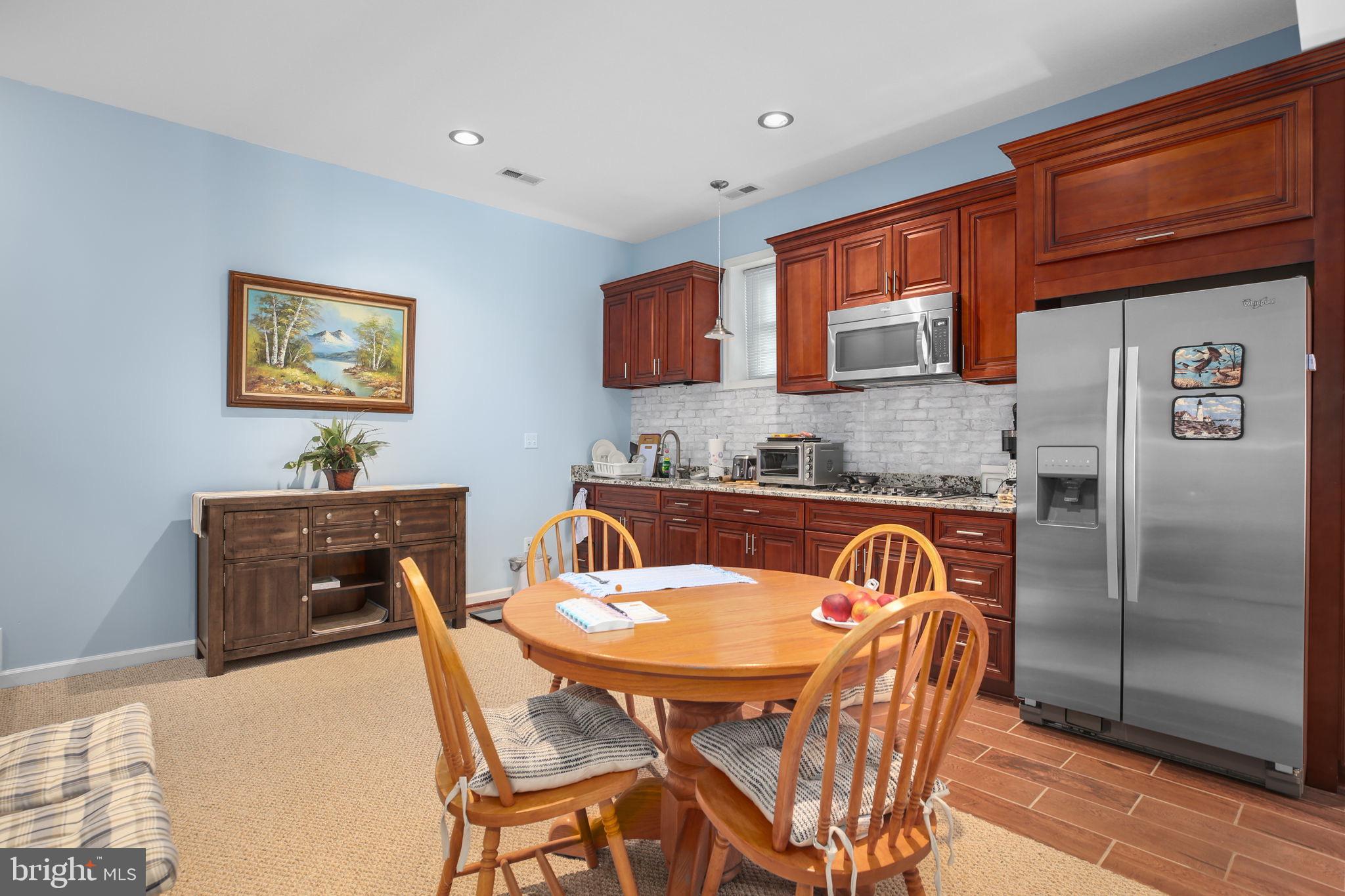 HUNTINGTON HILLS - Residential