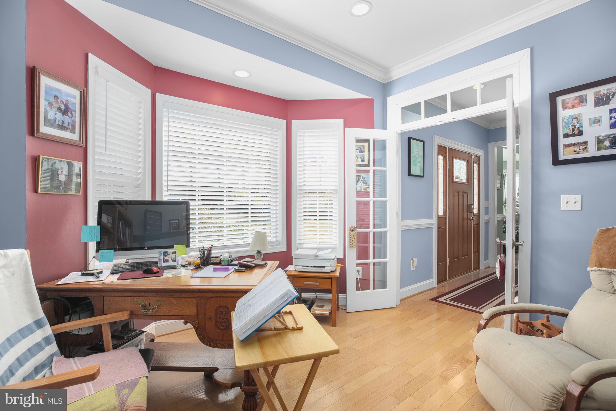 HUNTINGTON HILLS - Residential