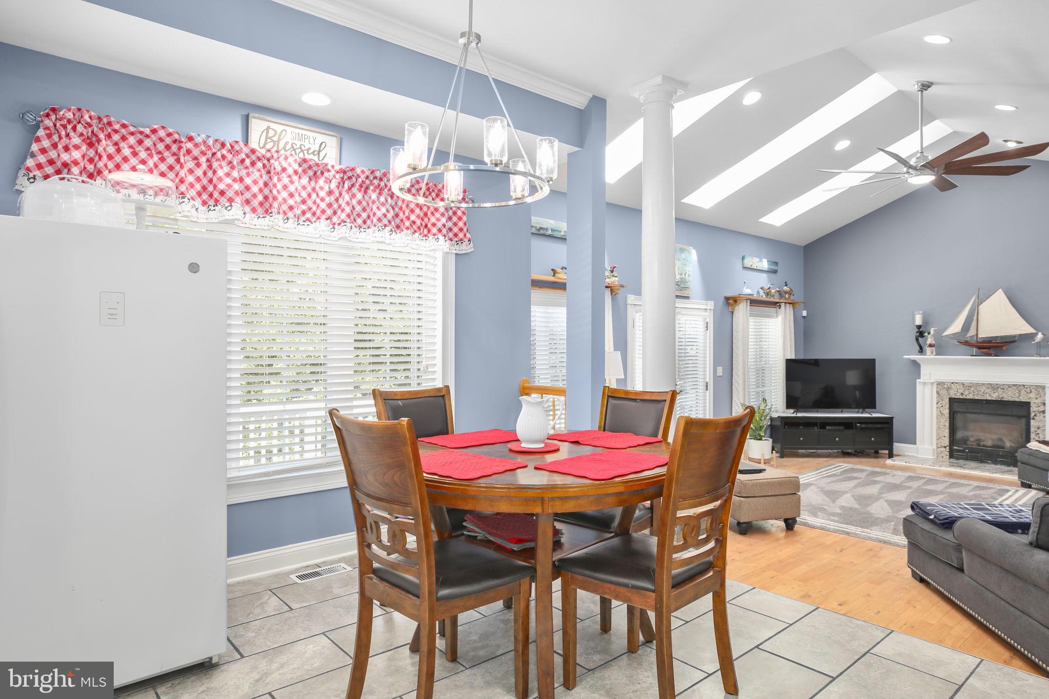 HUNTINGTON HILLS - Residential