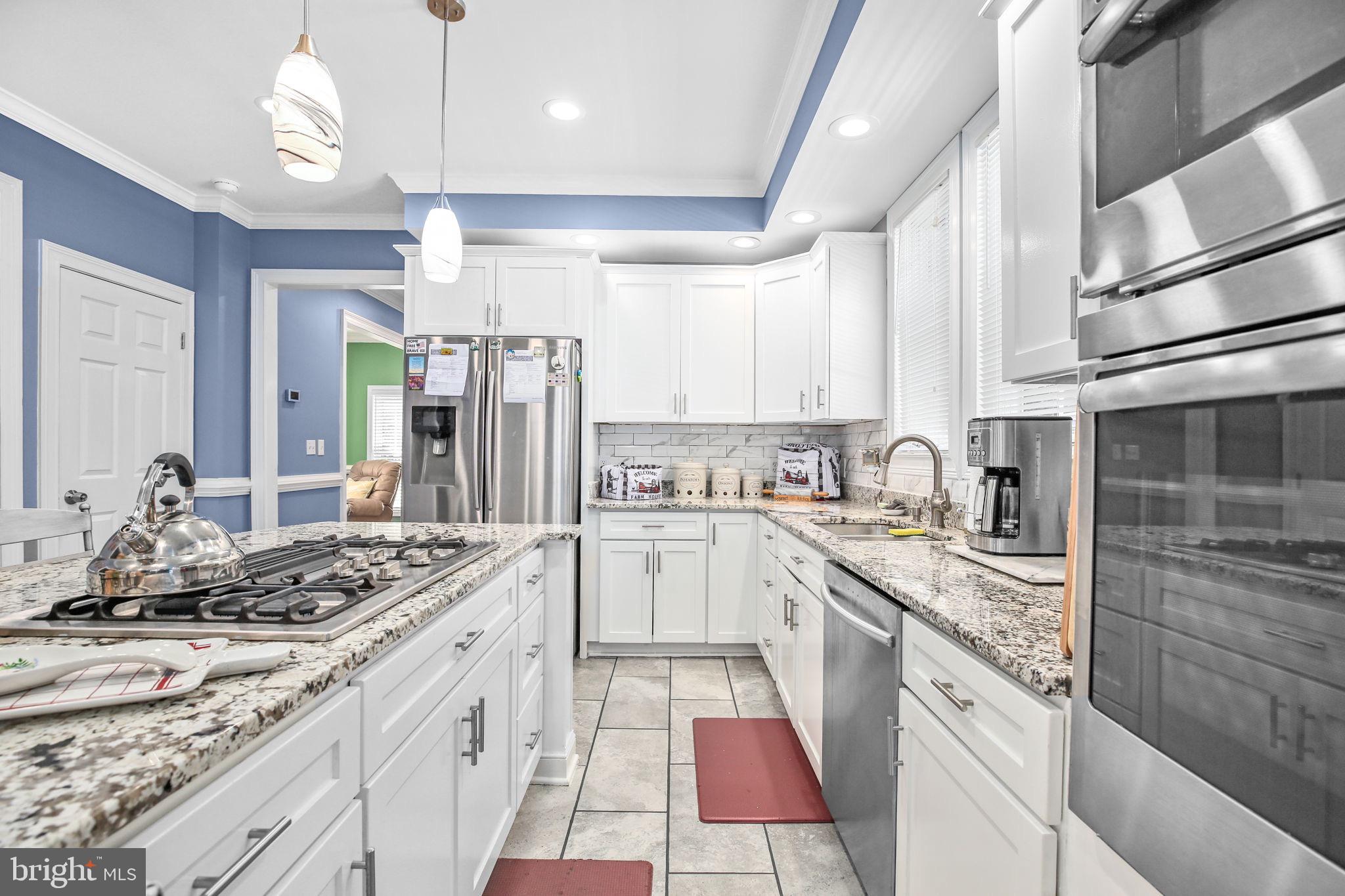 HUNTINGTON HILLS - Residential