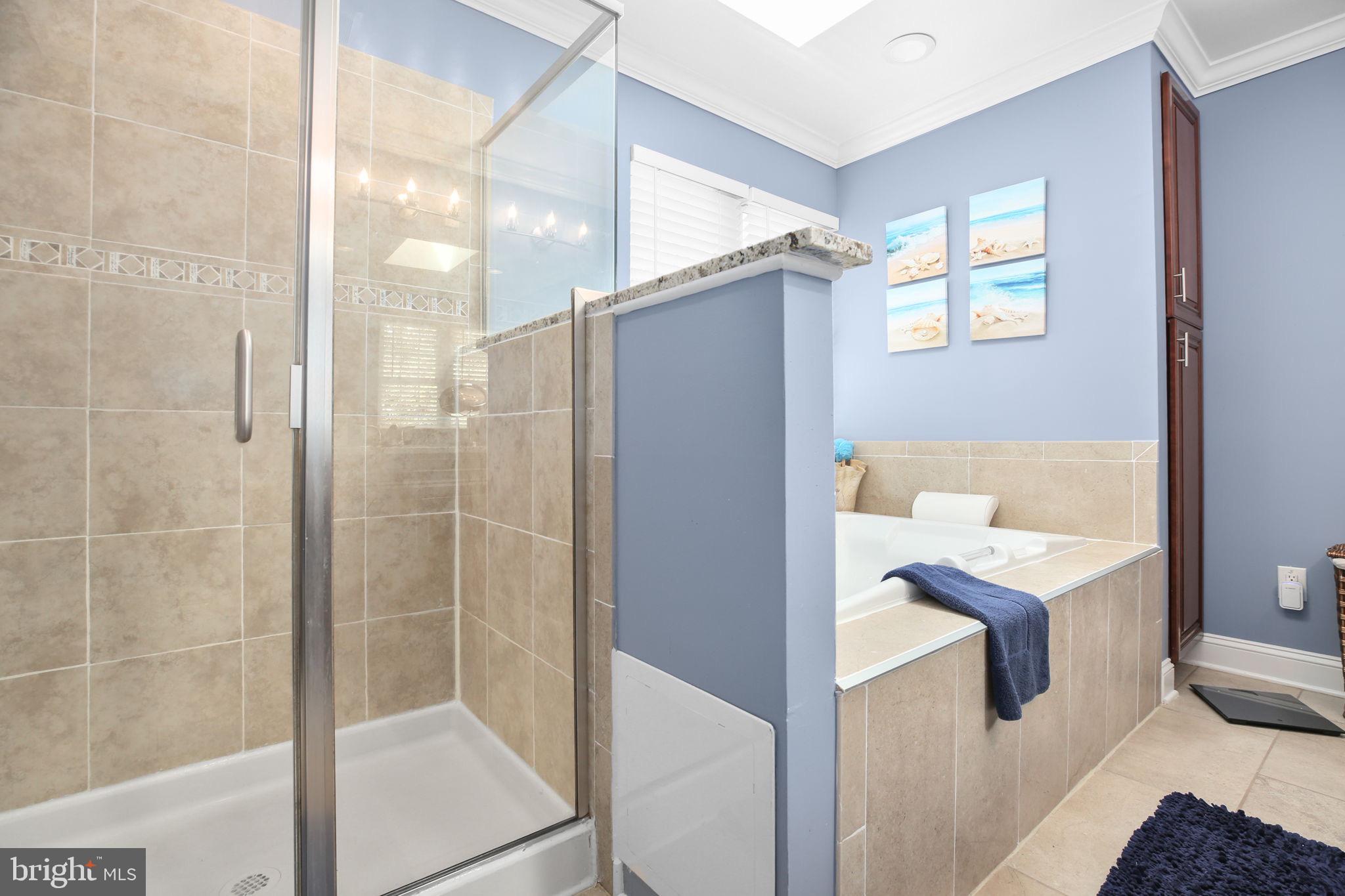 HUNTINGTON HILLS - Residential