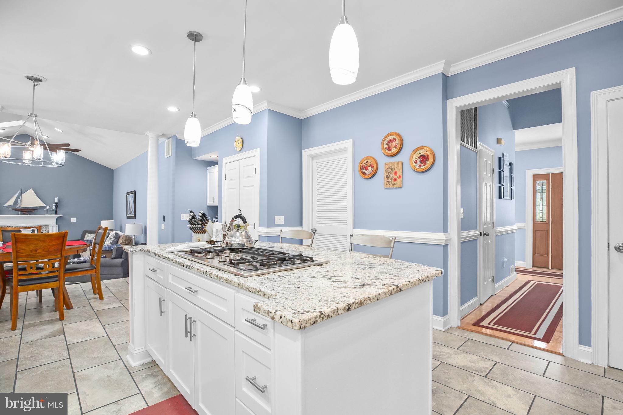 HUNTINGTON HILLS - Residential