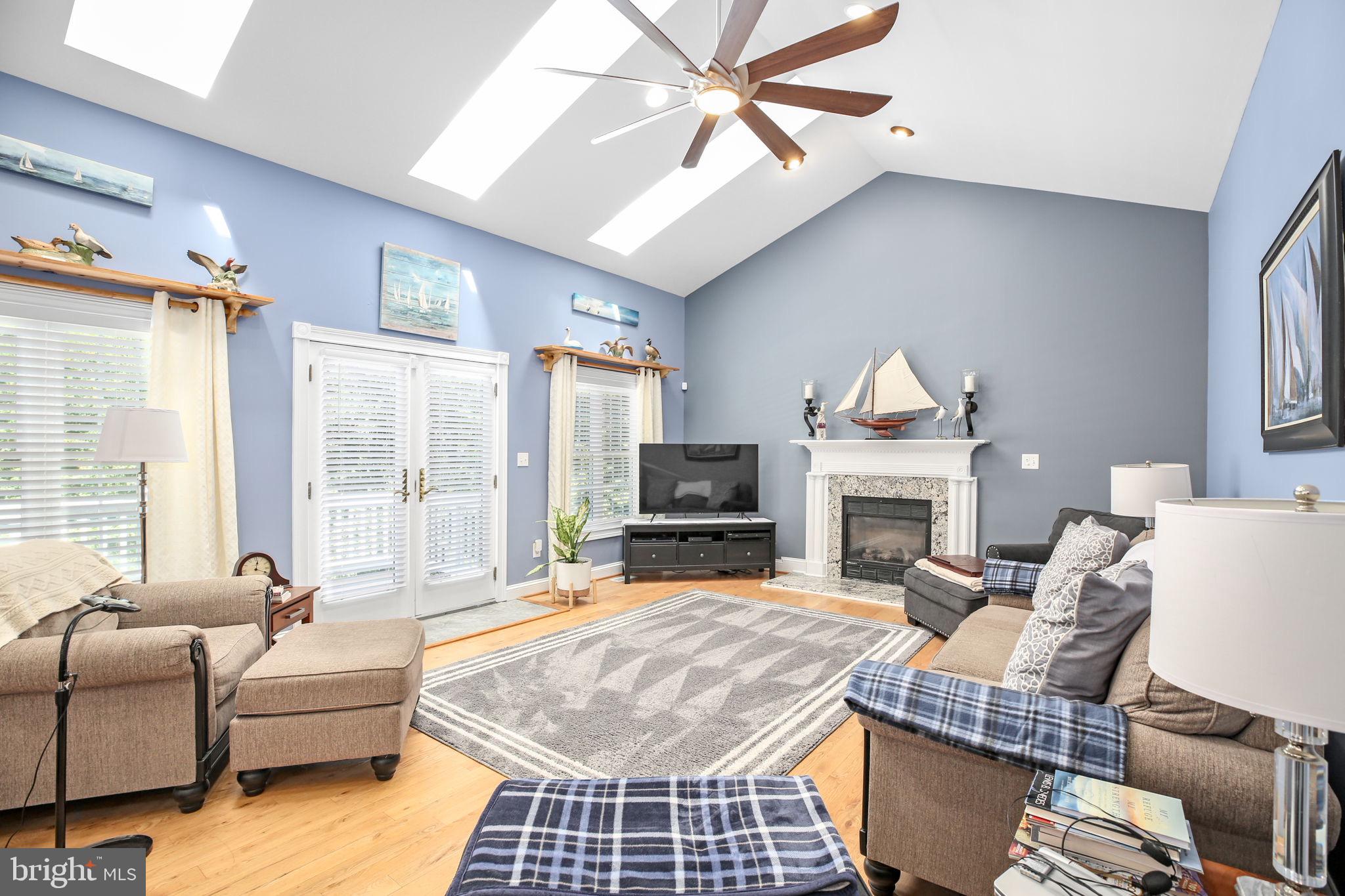 HUNTINGTON HILLS - Residential