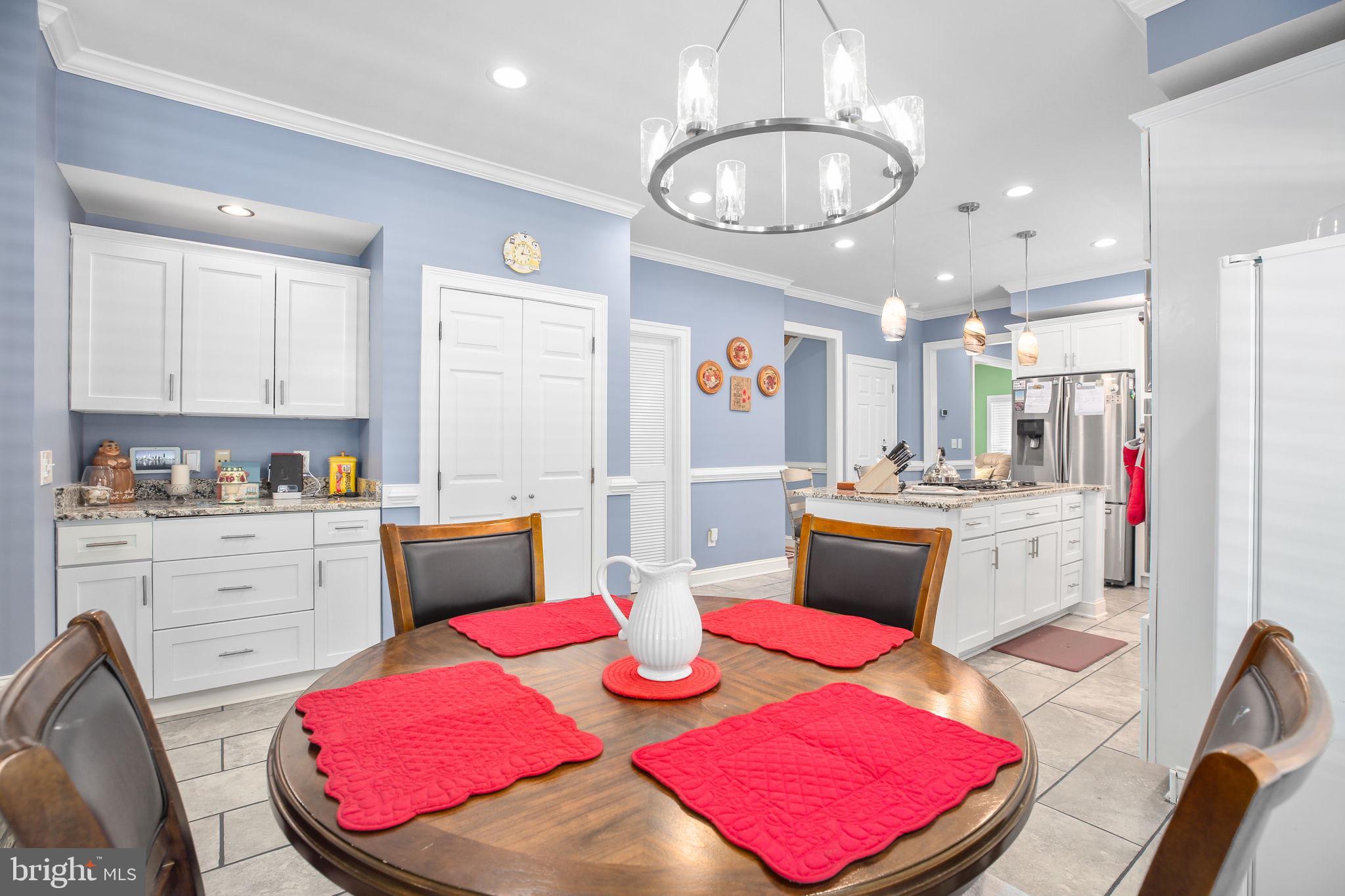 HUNTINGTON HILLS - Residential