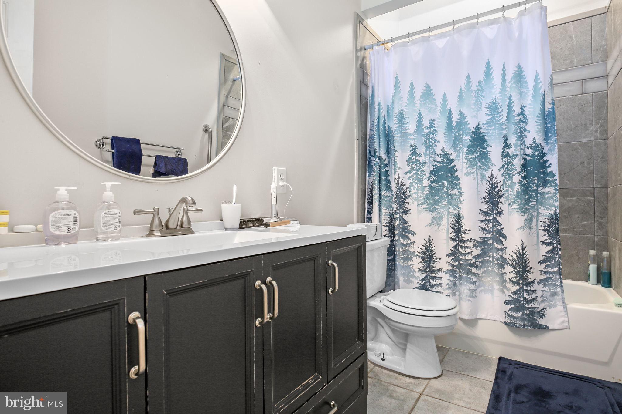 HUNTINGTON HILLS - Residential