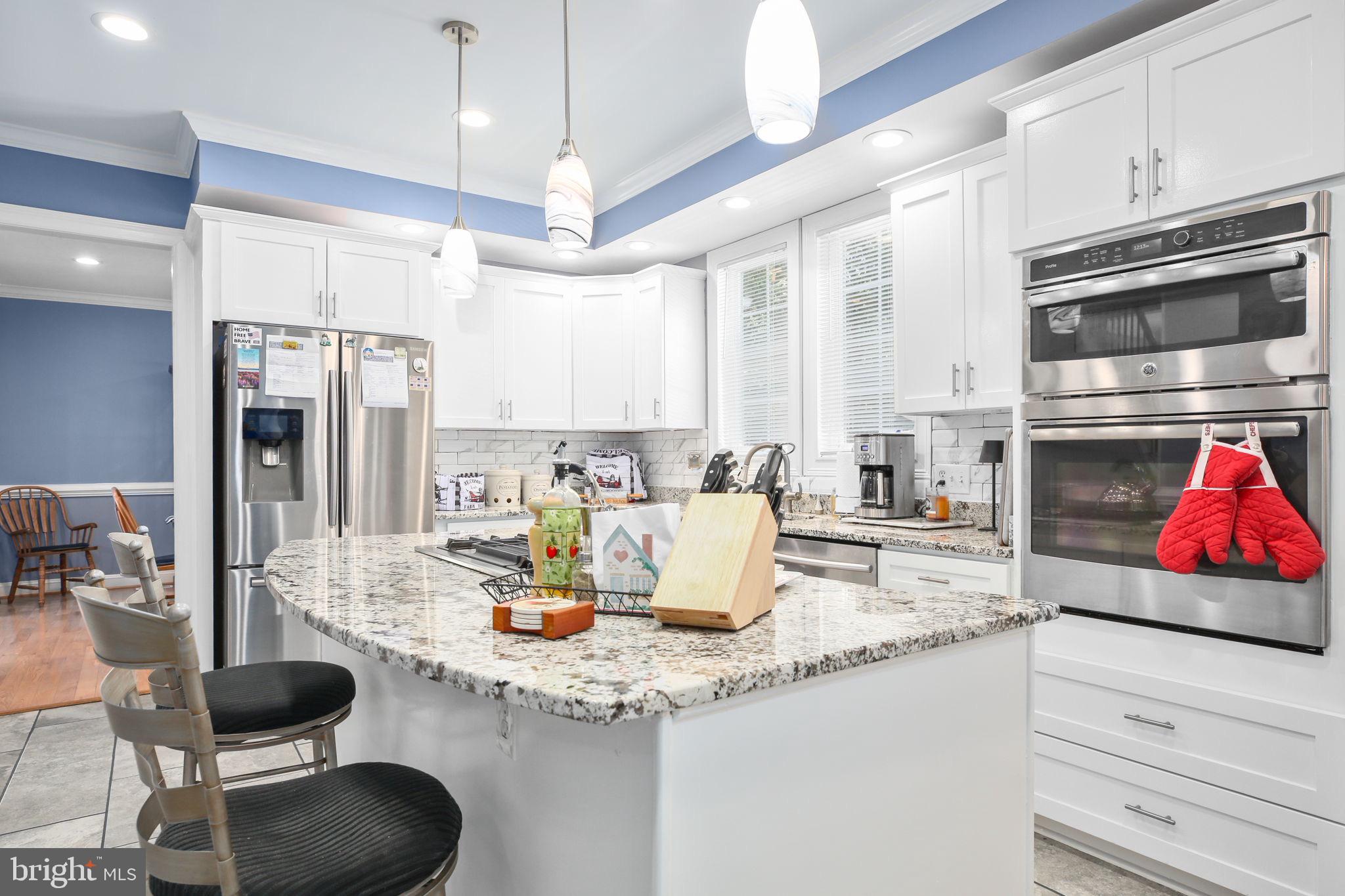 HUNTINGTON HILLS - Residential