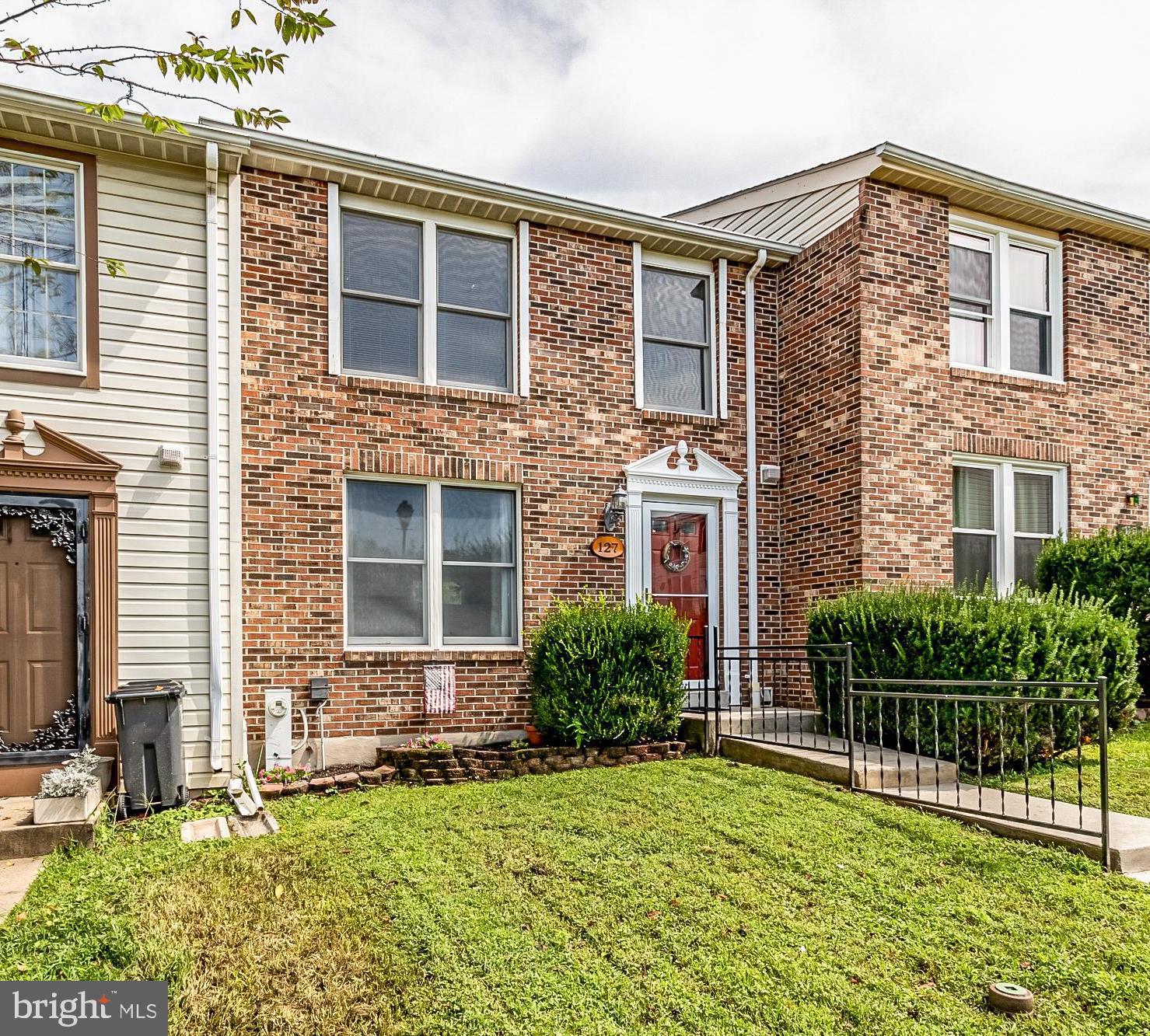 LAUREL VALLEY - Residential