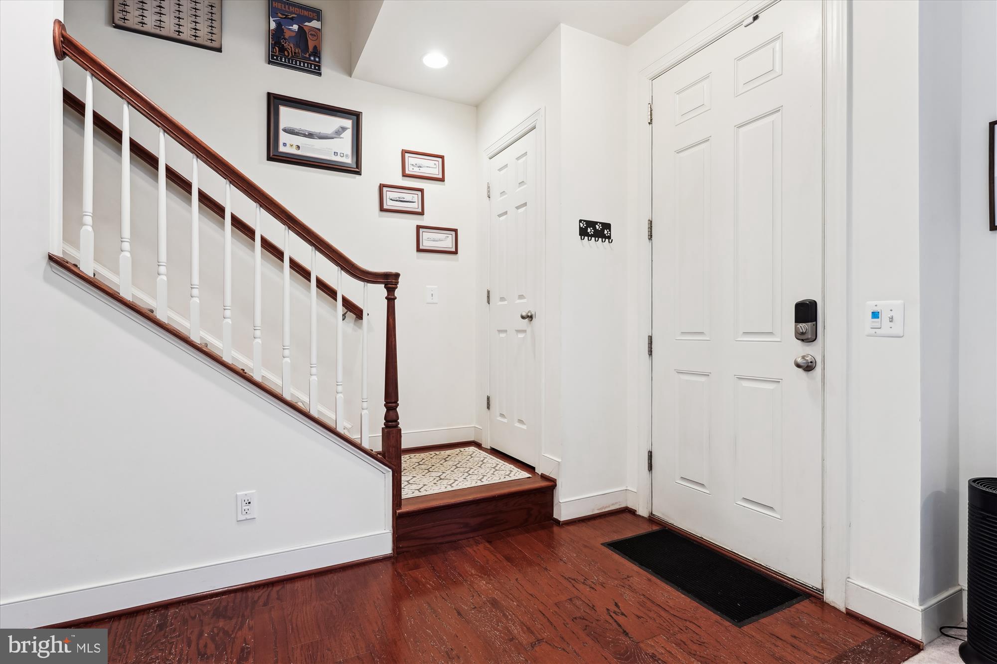 2072 HUNTING CREEK COURT
