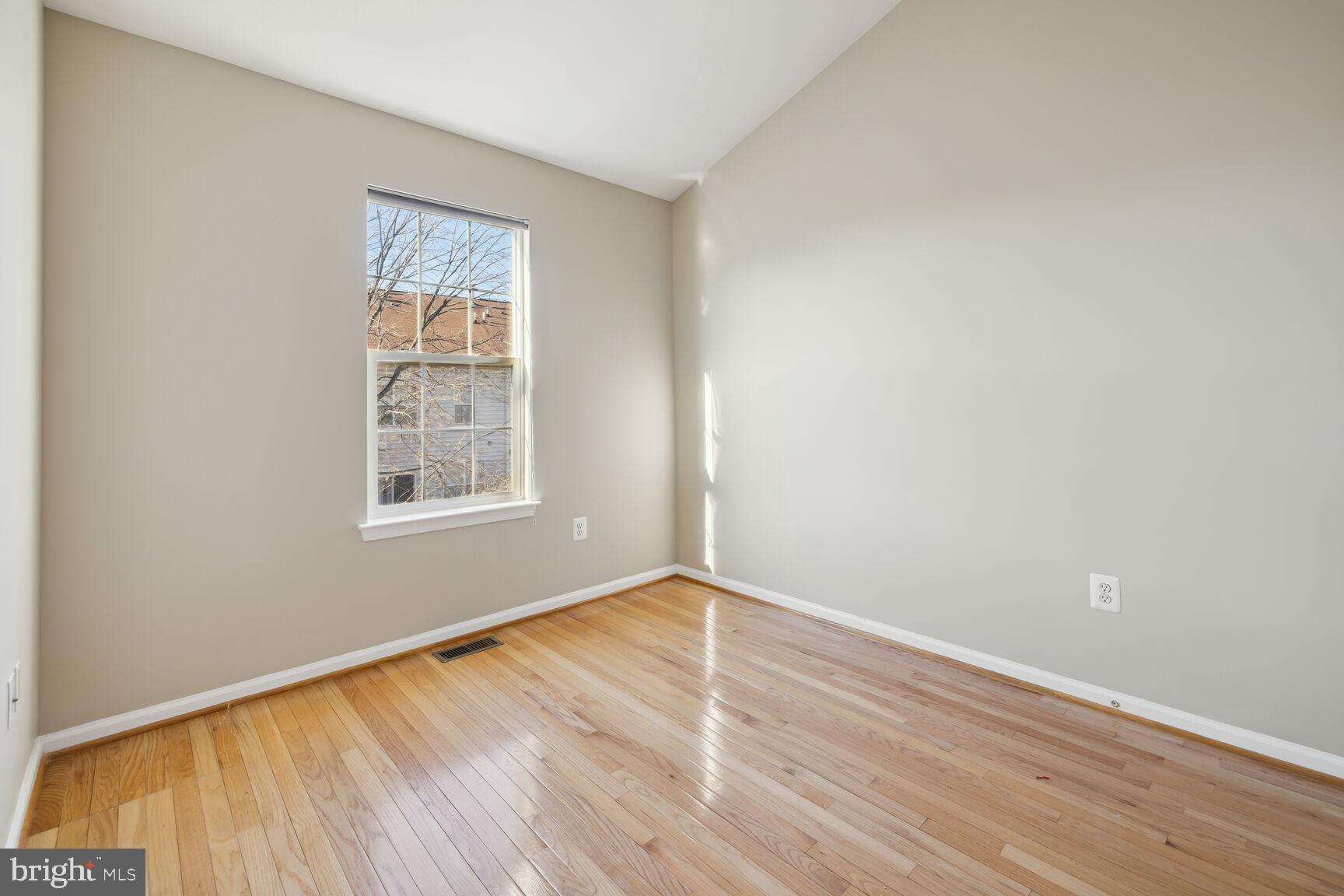 WASHINGTONIAN CENTER - Residential Lease