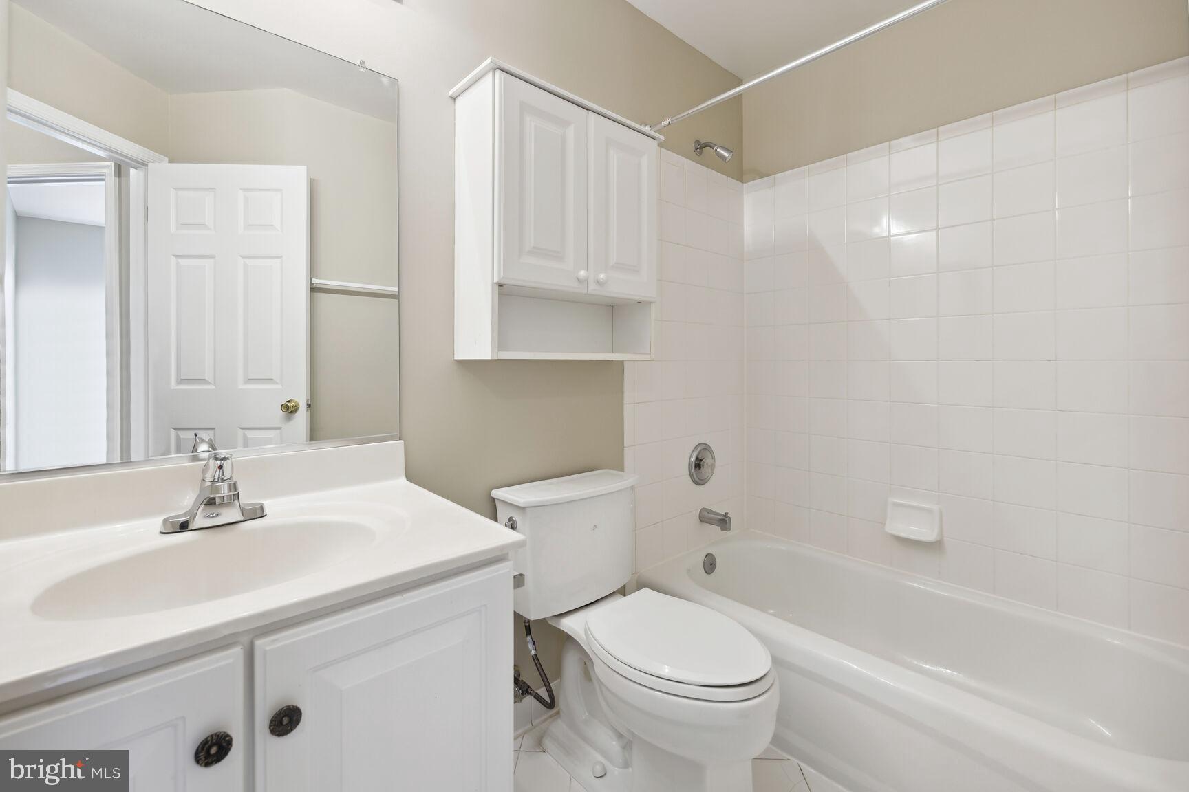 WASHINGTONIAN CENTER - Residential Lease